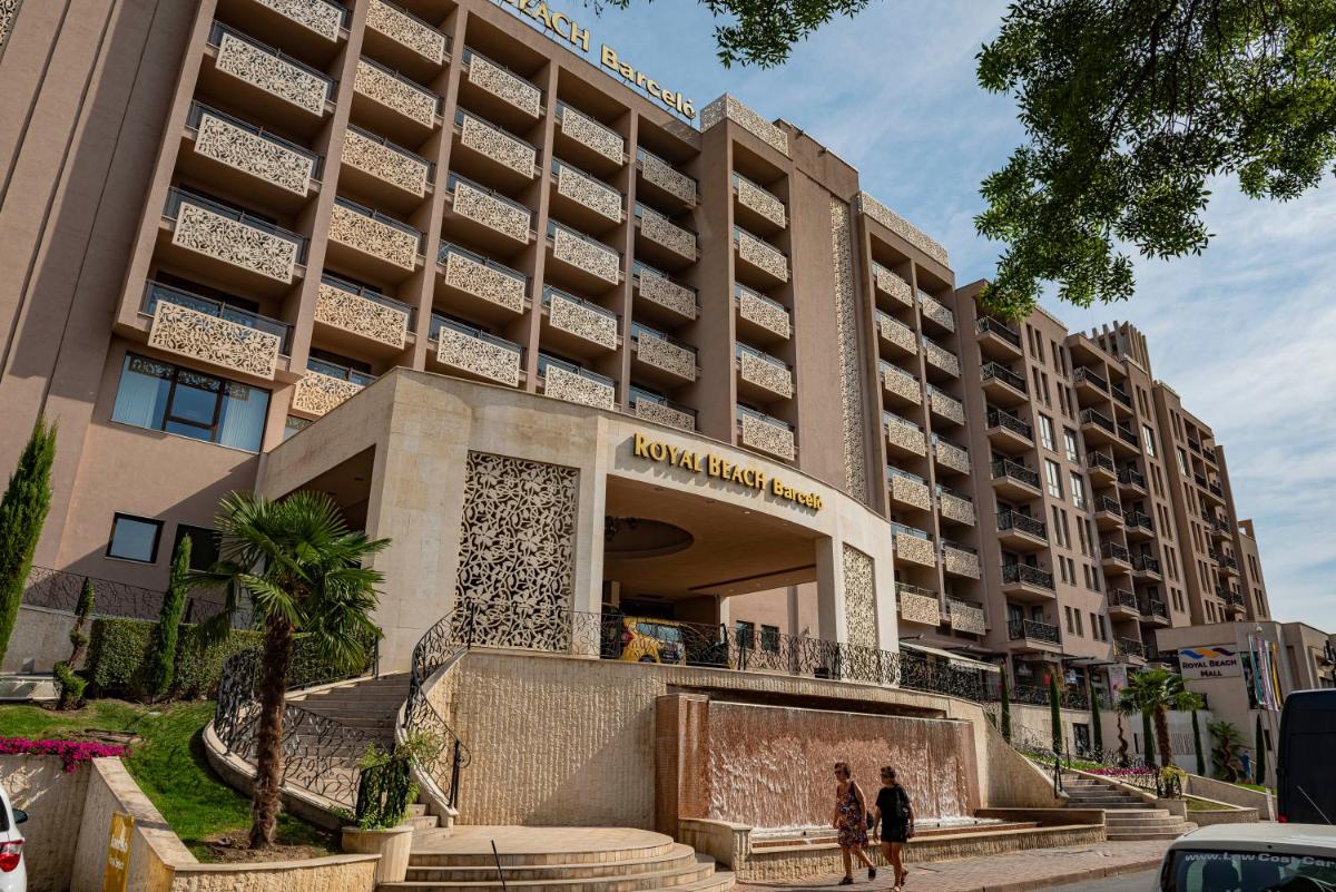 Menada Apartments in Royal Beach