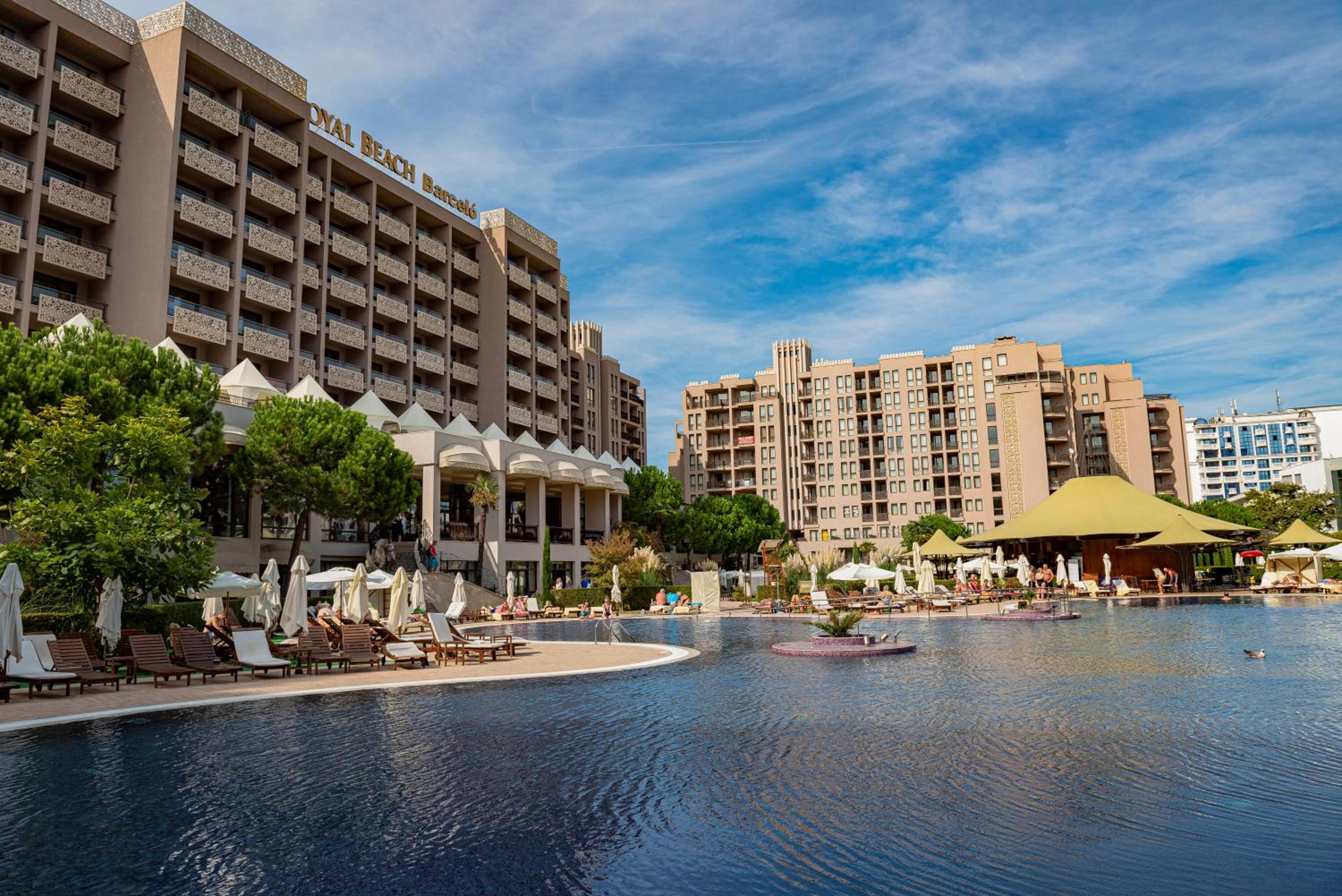 Menada Apartments in Royal Beach