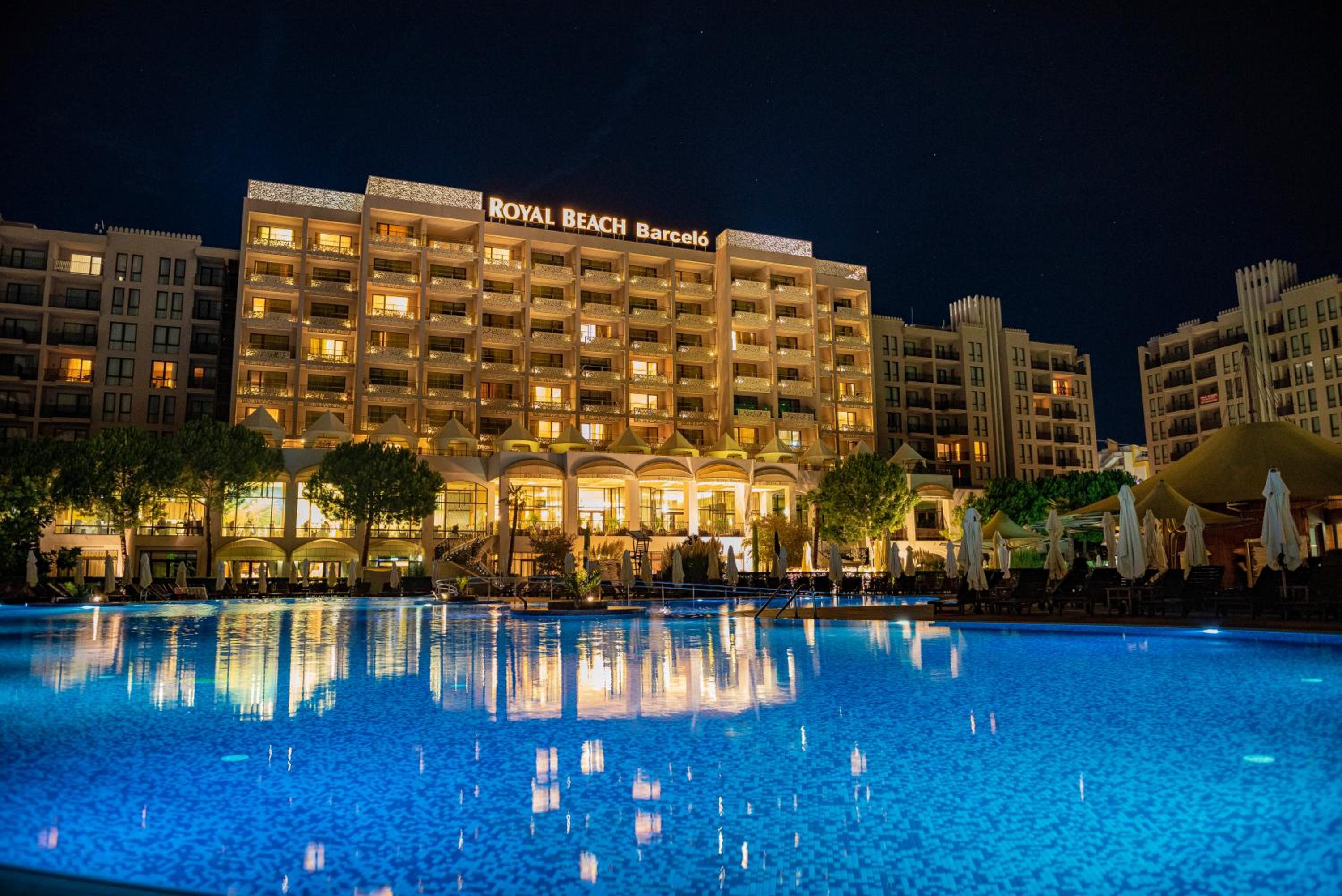 Menada Apartments in Royal Beach