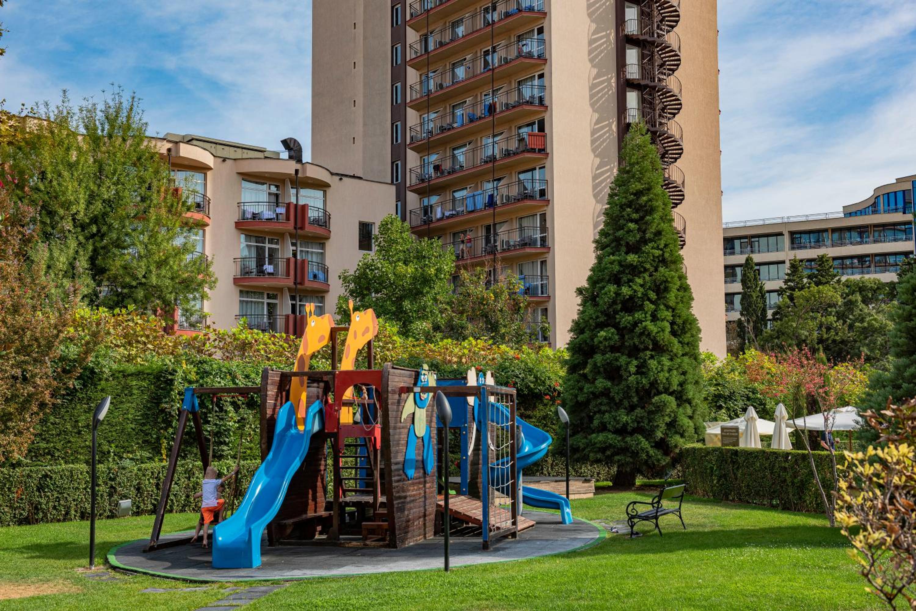 Menada Apartments in Royal Beach