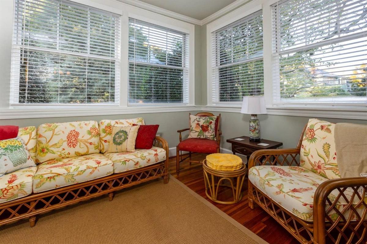 Renowned historic home downtownacross from park view 3