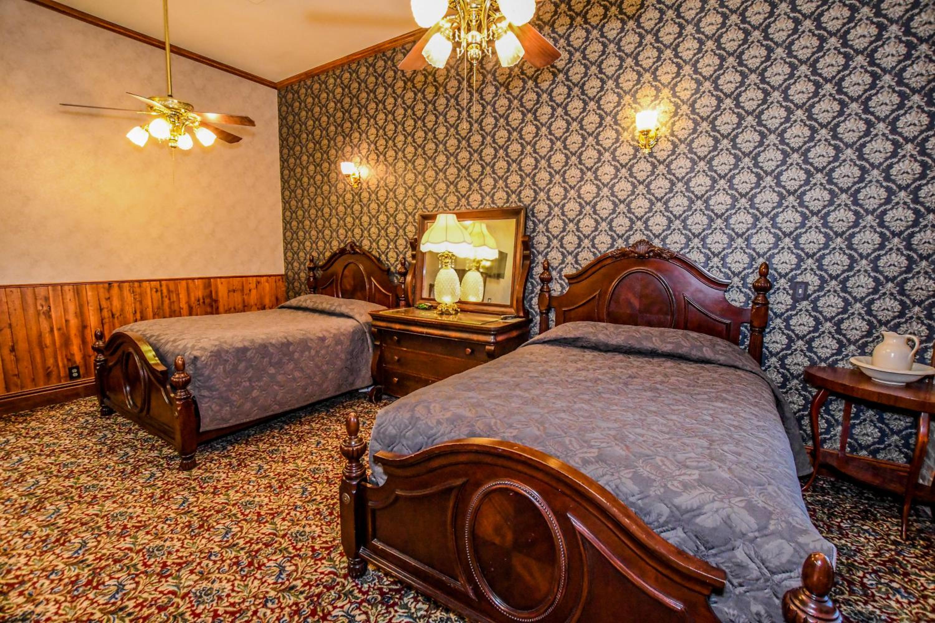 Cody Vacations - Irma Hotel - Property Image 7