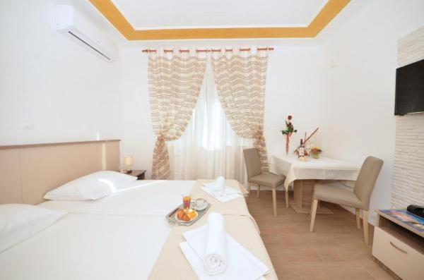 Guest House Mia photo 2