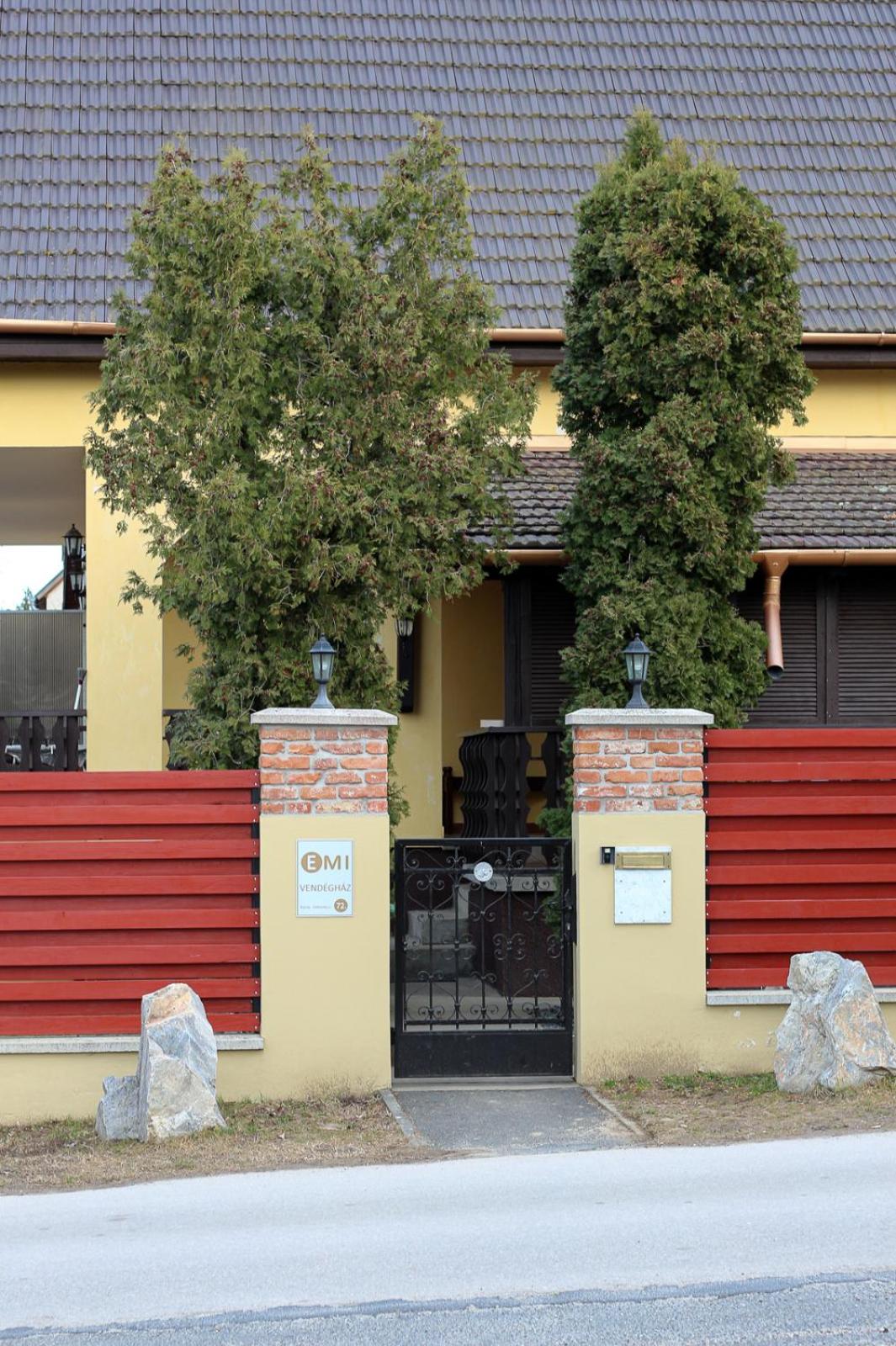 Photo 42