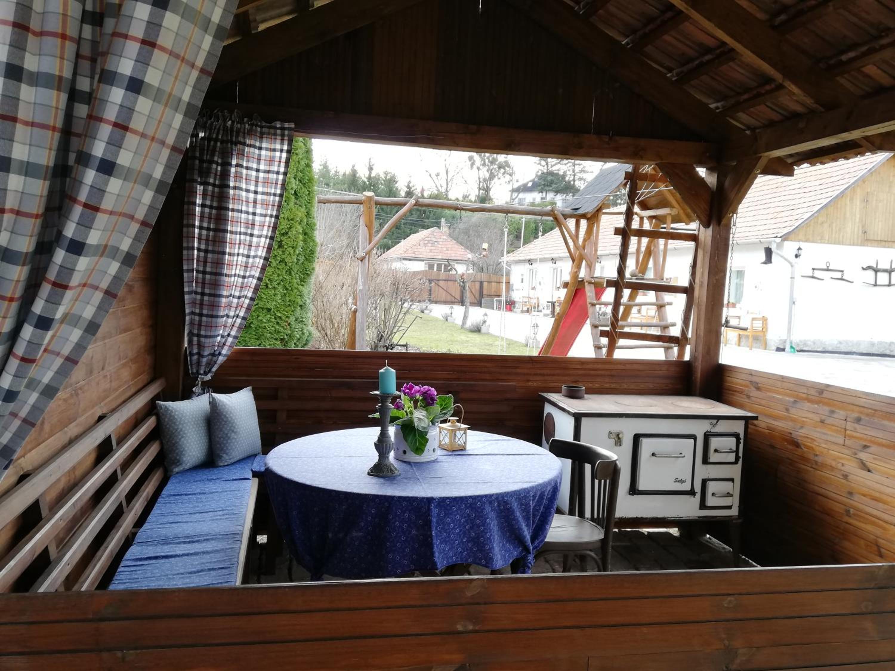 Bóbita Apartmanház view 4