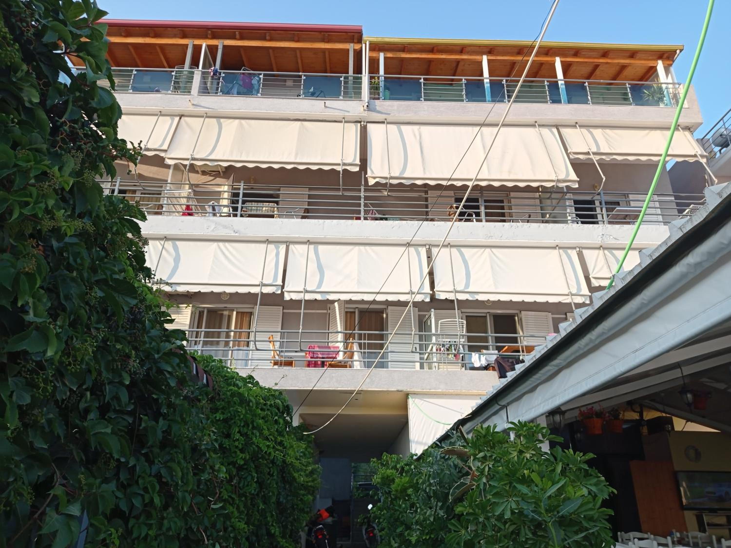 Wave n' Sea Apartments