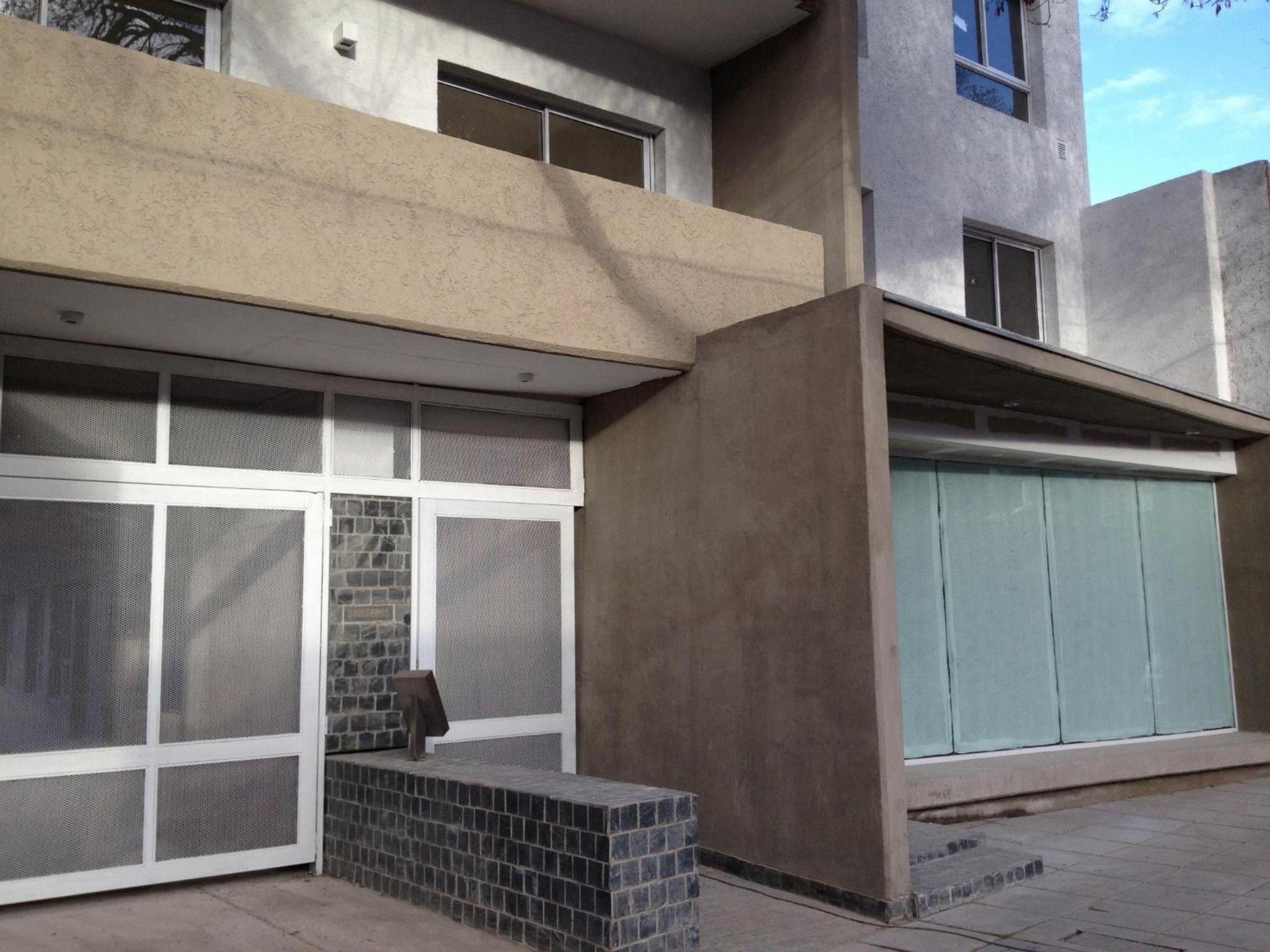 CUATRO Design Apartment