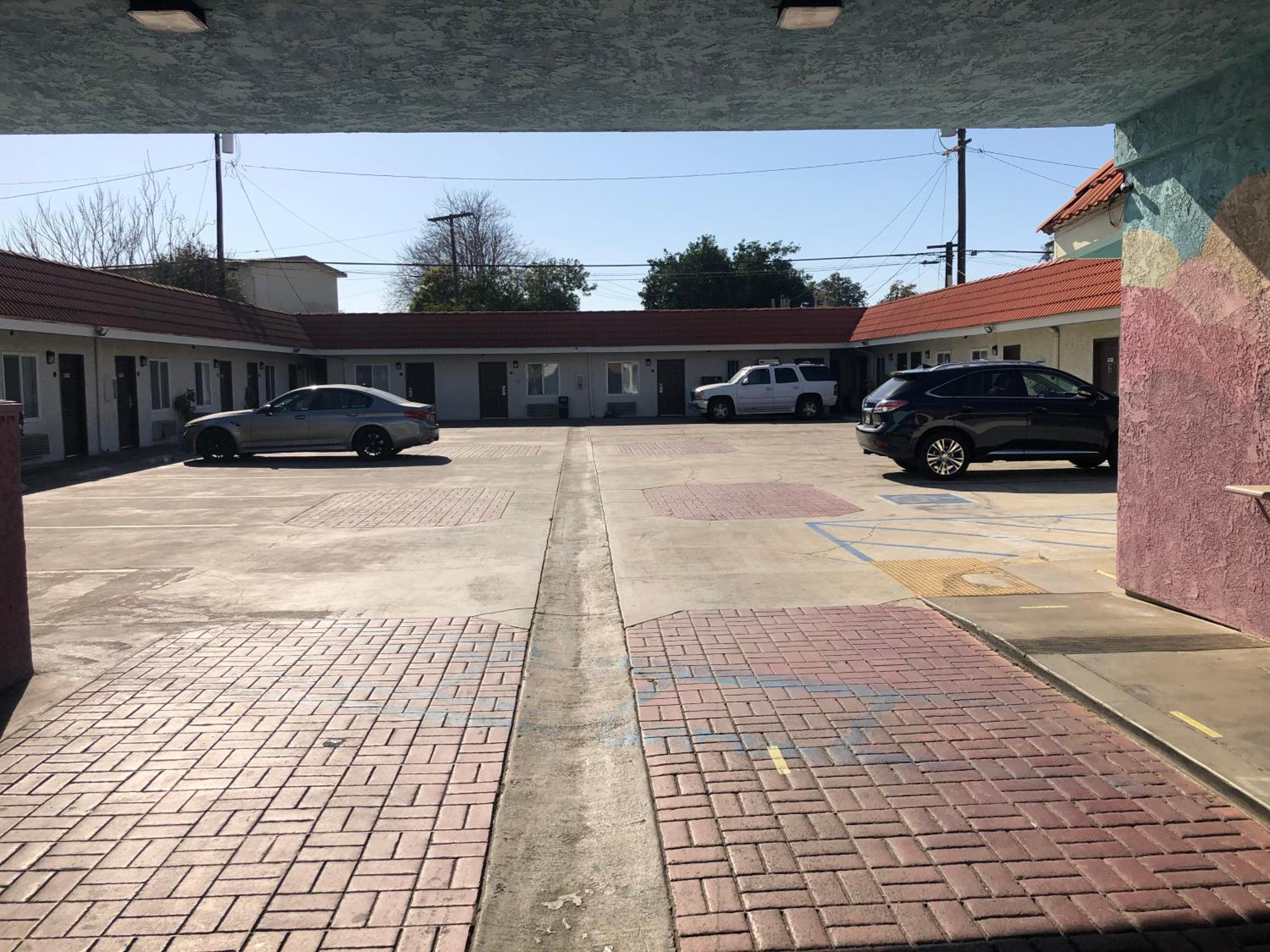 The Fly Inn Motel