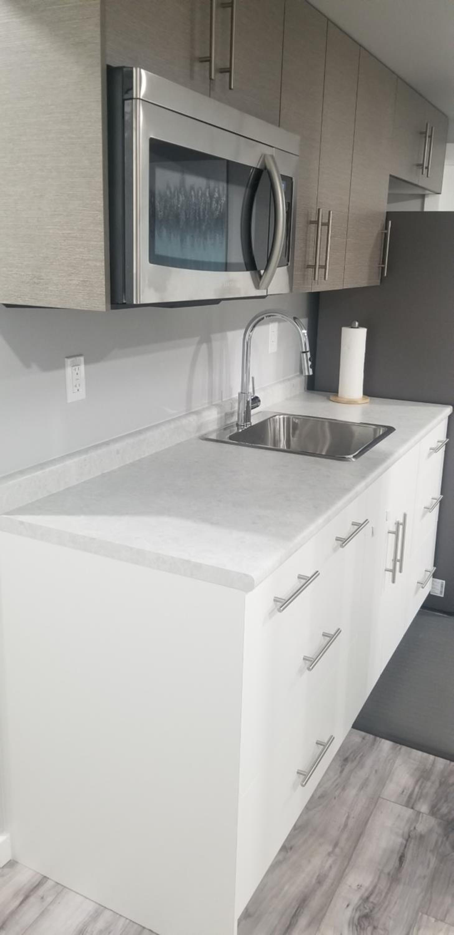 Luxurious 2 bedroom basement suite