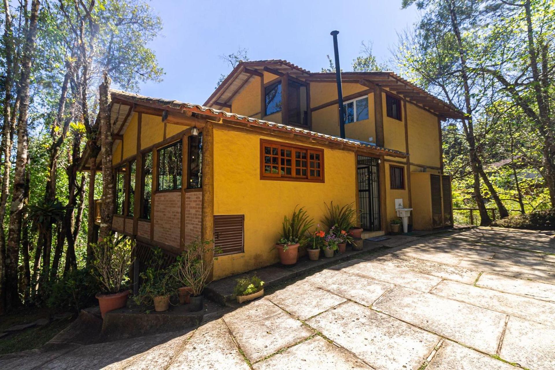 House with gourmet area near Amantikir Park