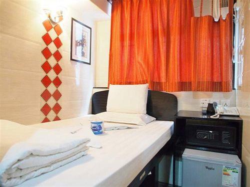 Day and Night Hostel Block D 10th floor 24 HOUR RECEPTION