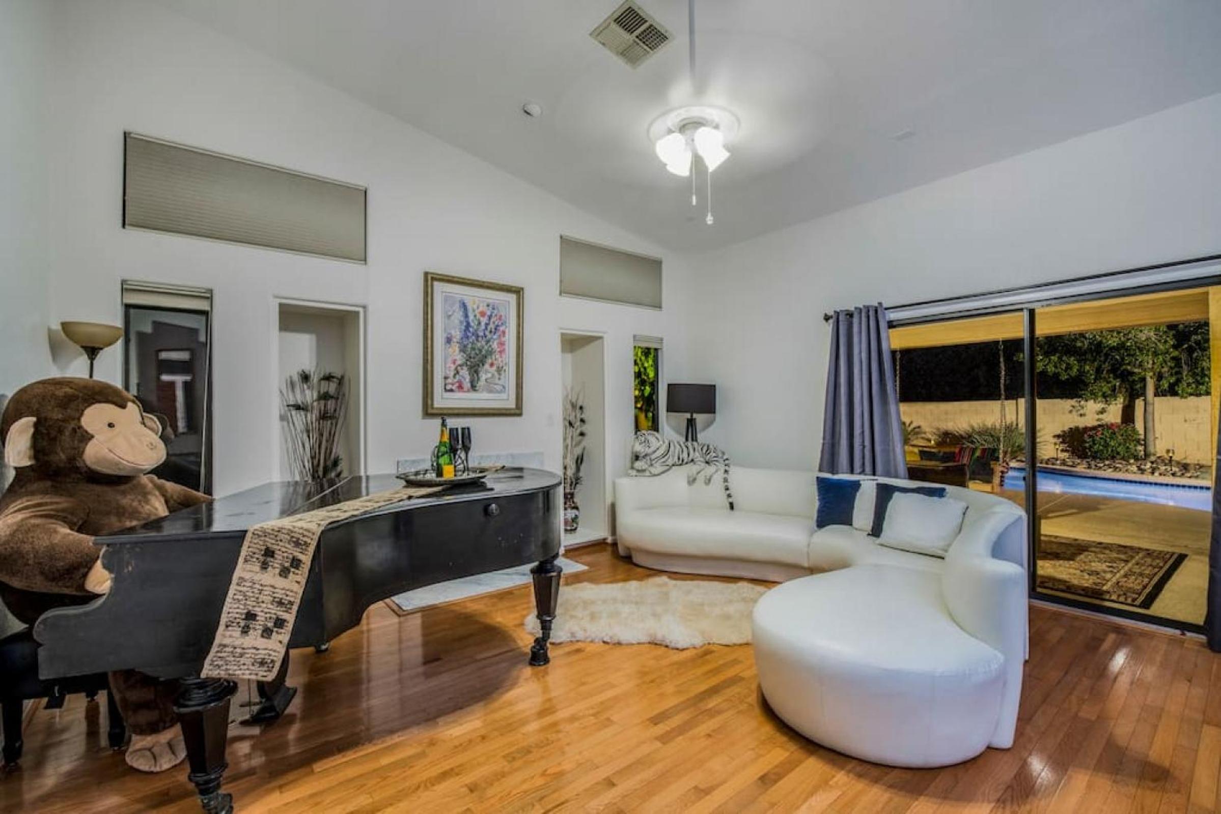 Beautiful Scottsdale Escape Heated Pool, Spa, & Putting Green view 5