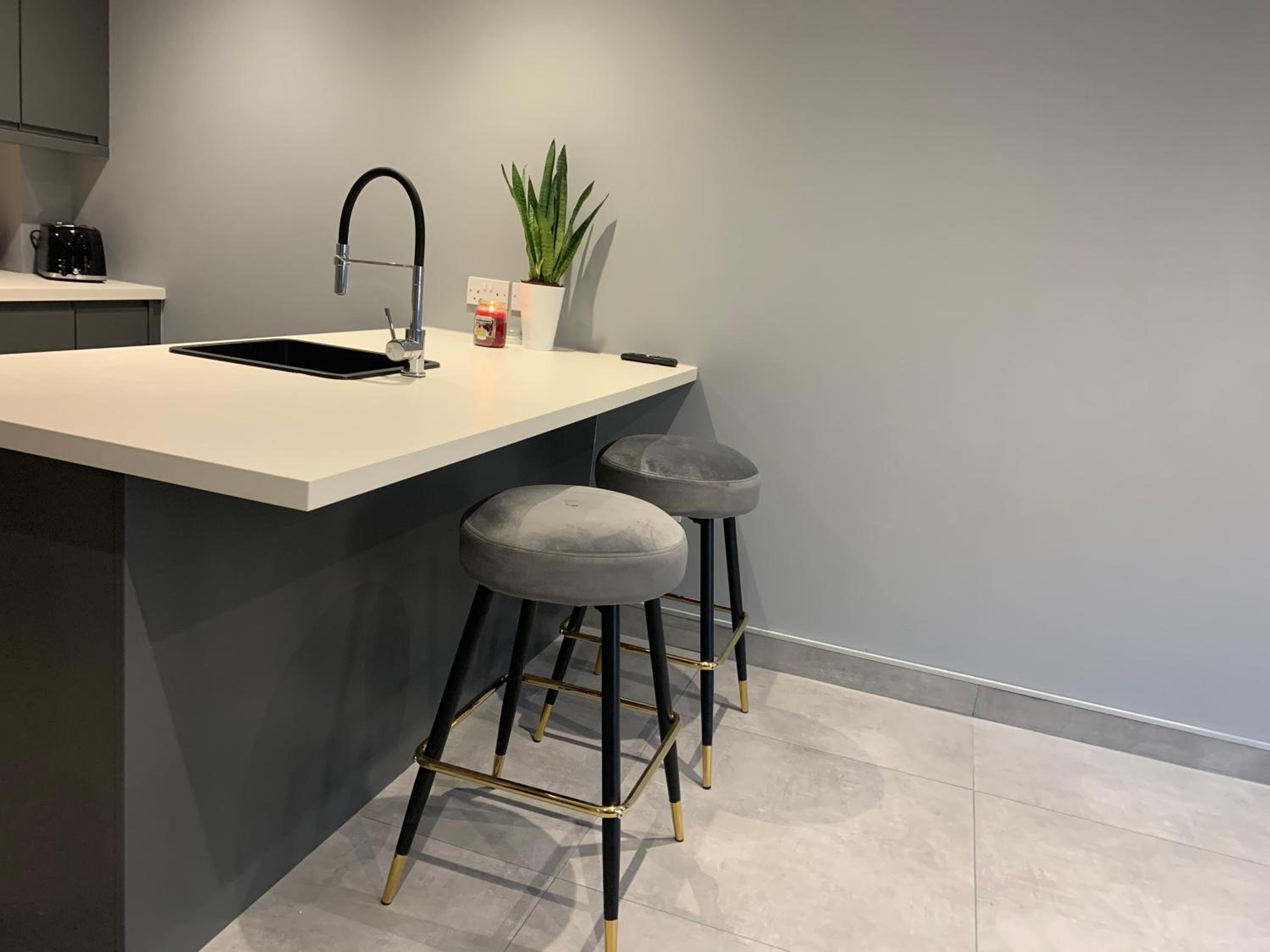 #4 Stylish City Centre Apartment with Free Private Parking, close to Hull New Theatre and Connexin Live Arena view 5