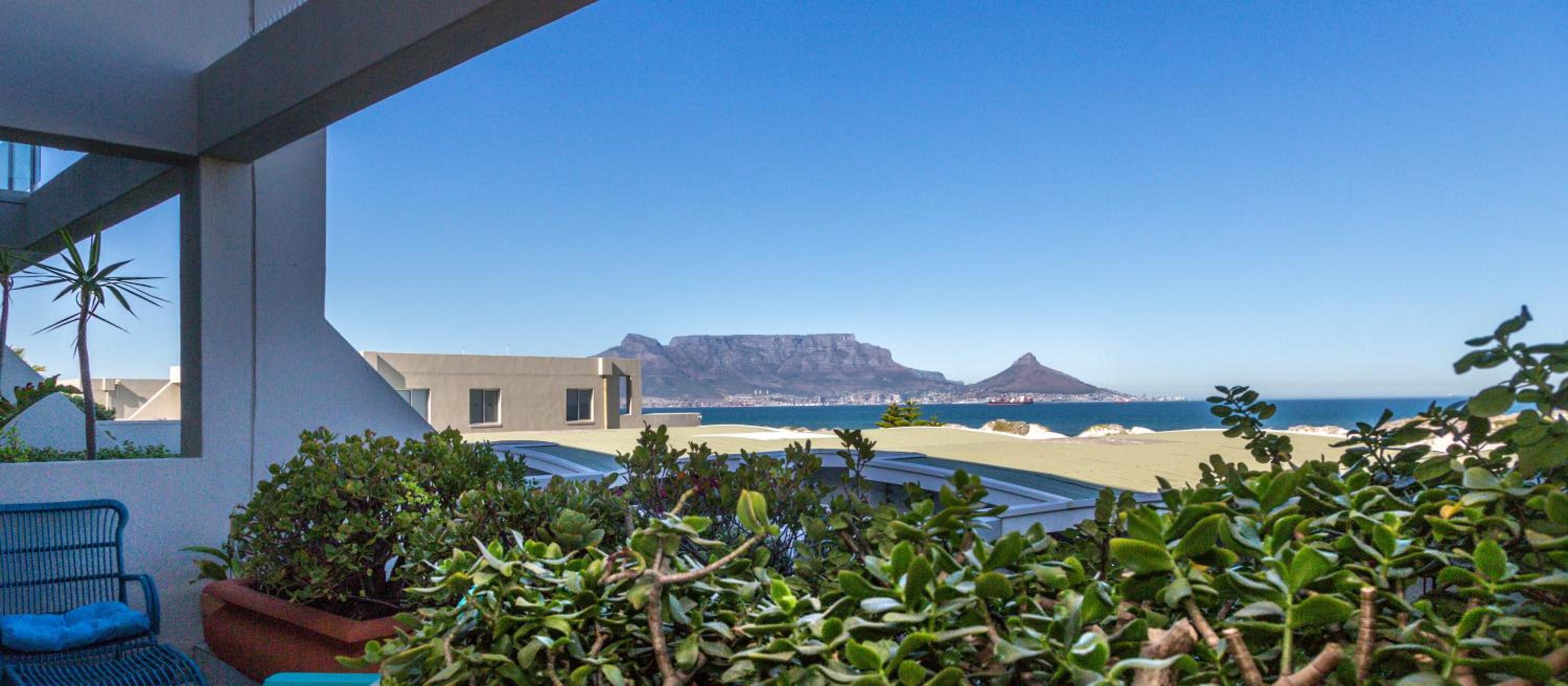 Striking view lavish 2 bedroom apartment with uncapped WIFI, A04 DB view 4