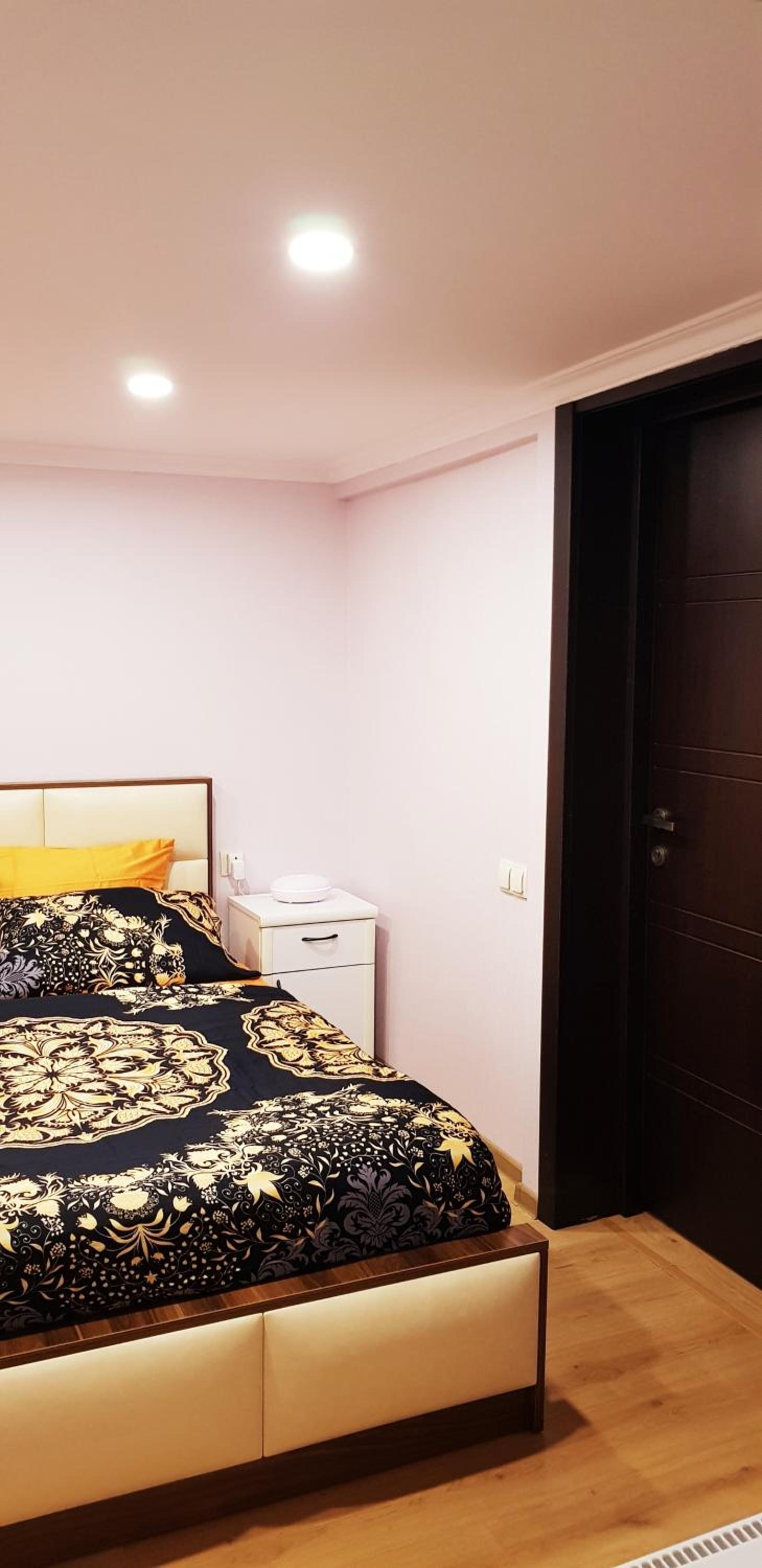Bright and Cozy Apartment on Aghmashenebeli Avenue view 4