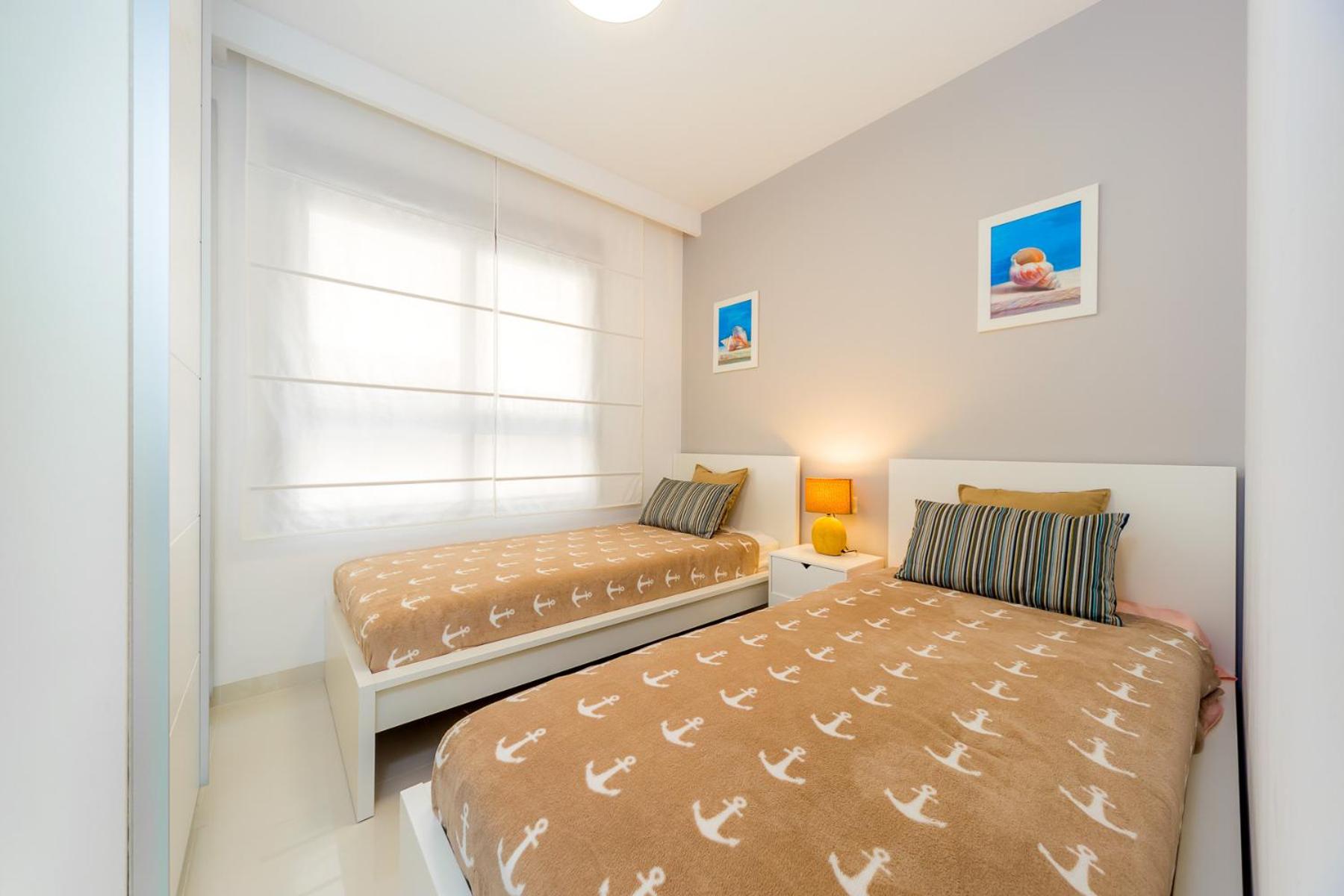Luxurious 2 Bedroom Apartment near the beach view 4