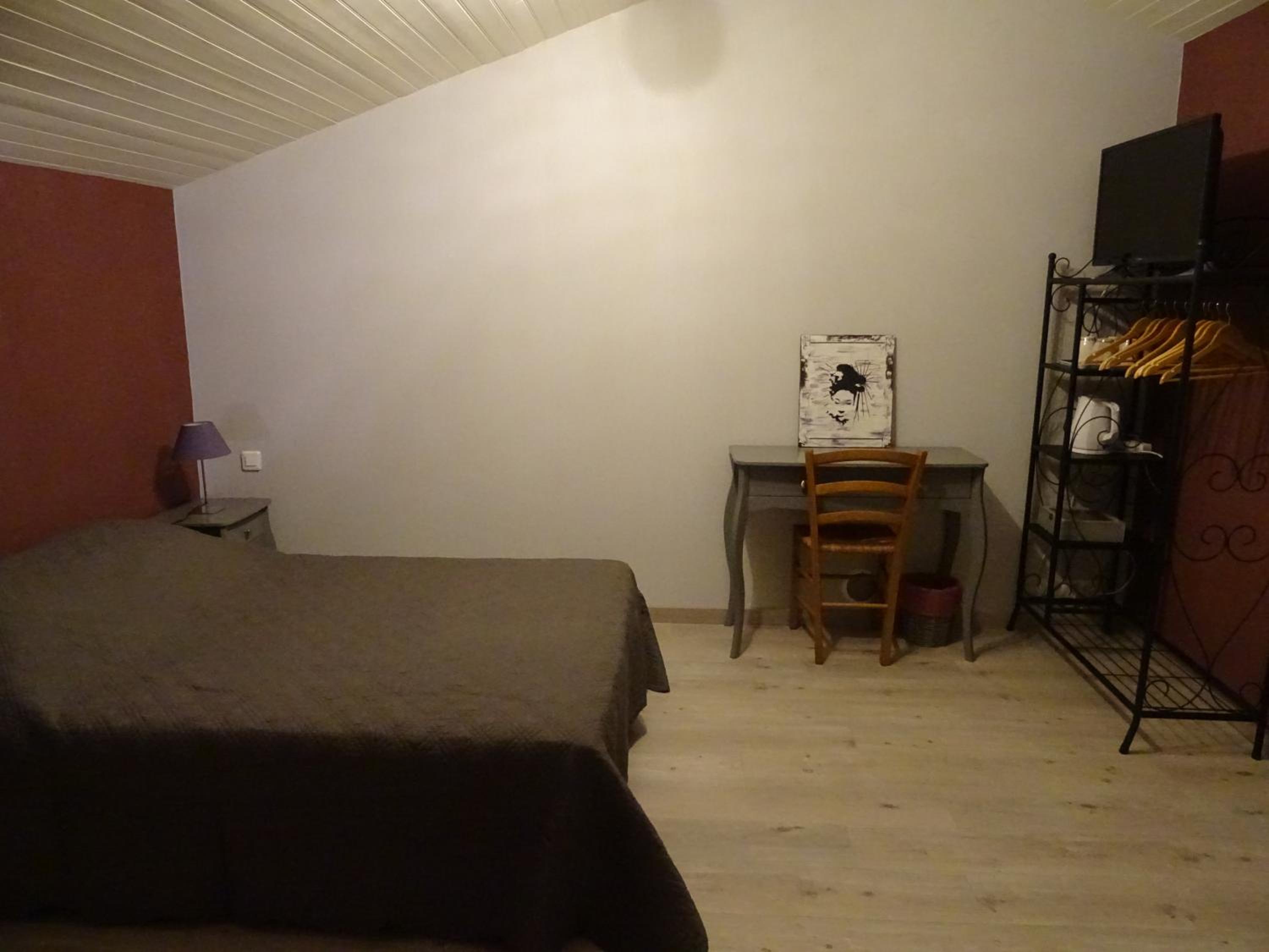 Photo 10