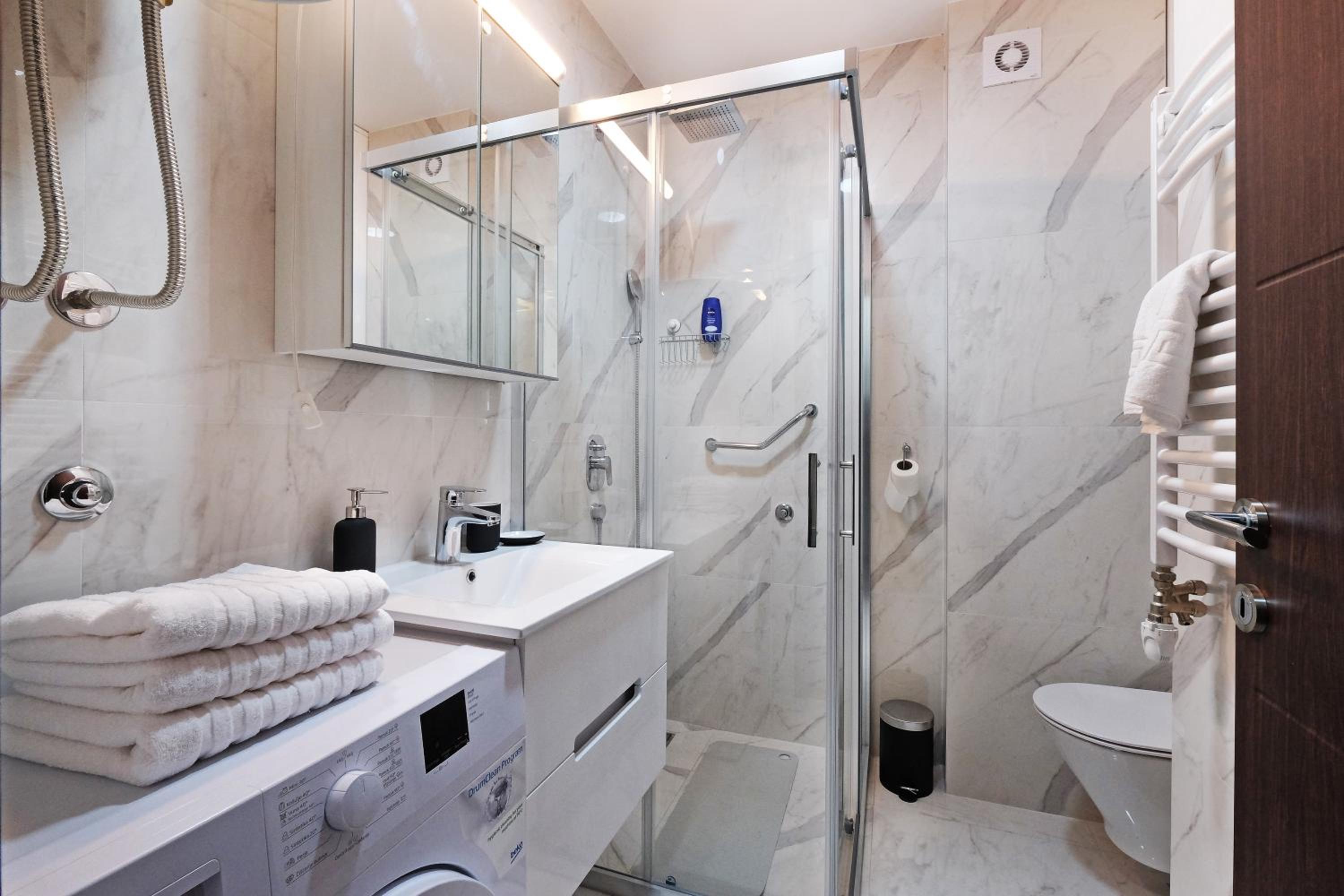 Central SPA Galaxy Apartment view 5