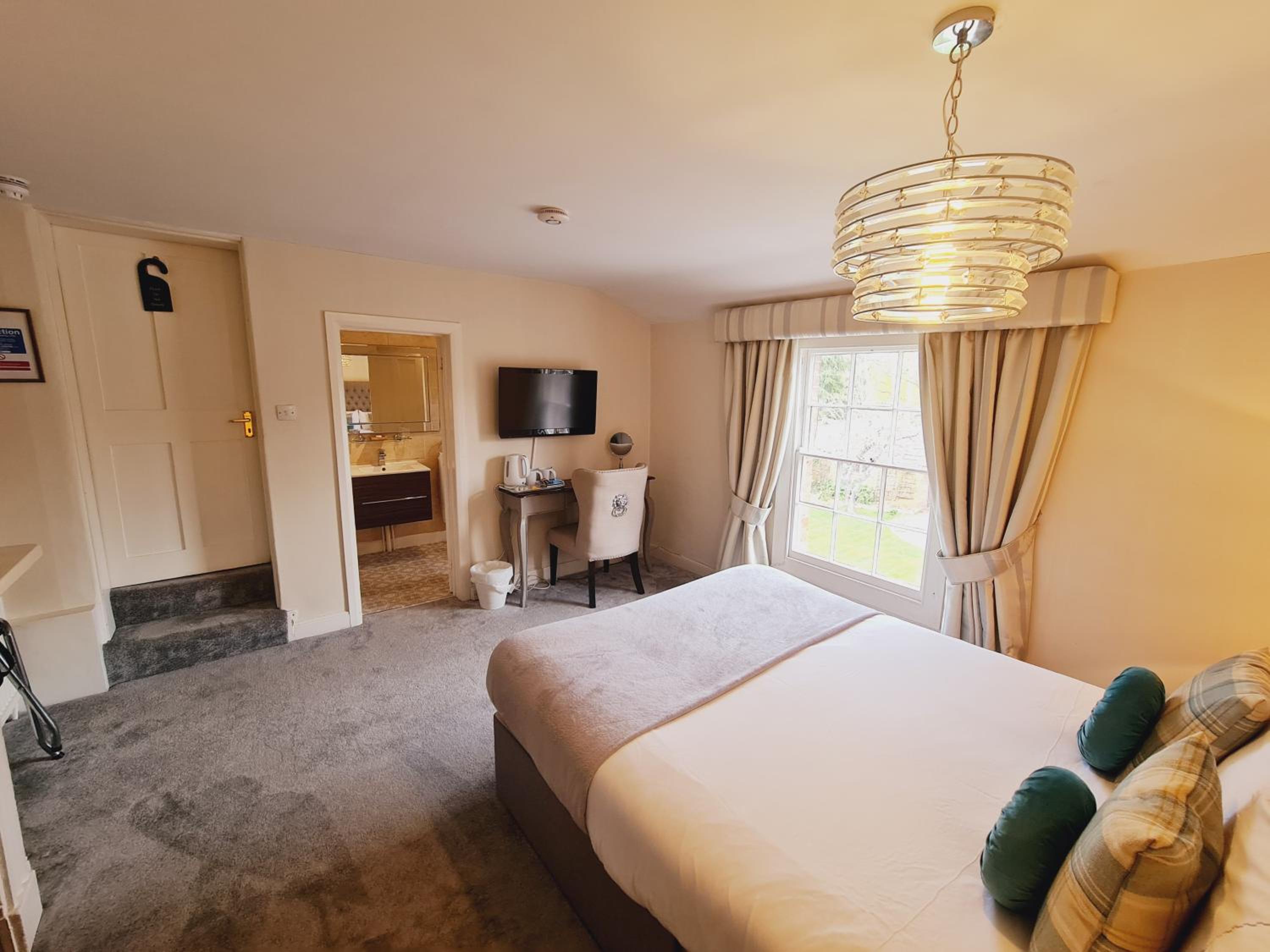 Beaufort Lodge - Central Location & Free Parking