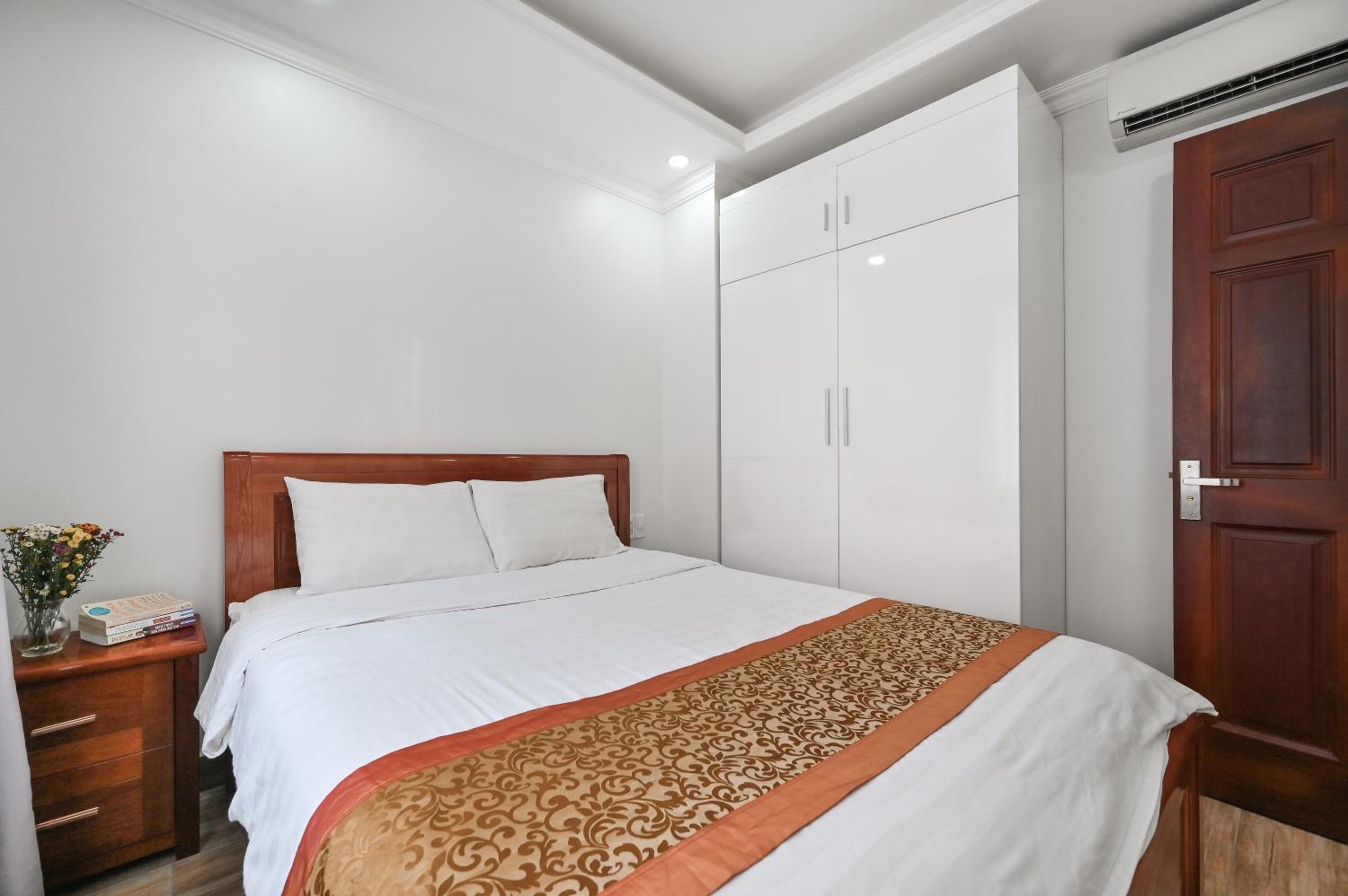 Genie Hotel & Serviced Apartments