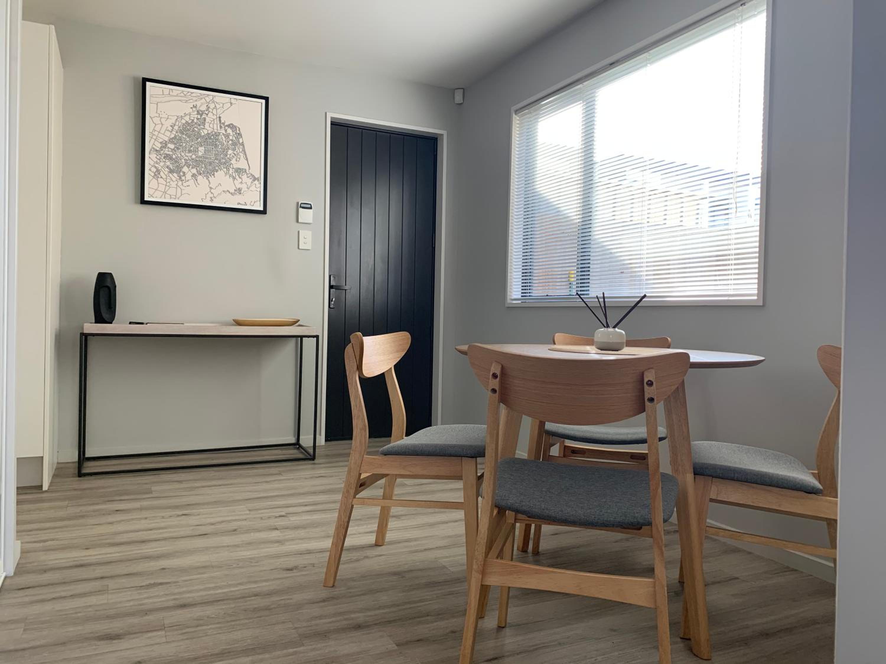 Stylish Oasis in central city view 2