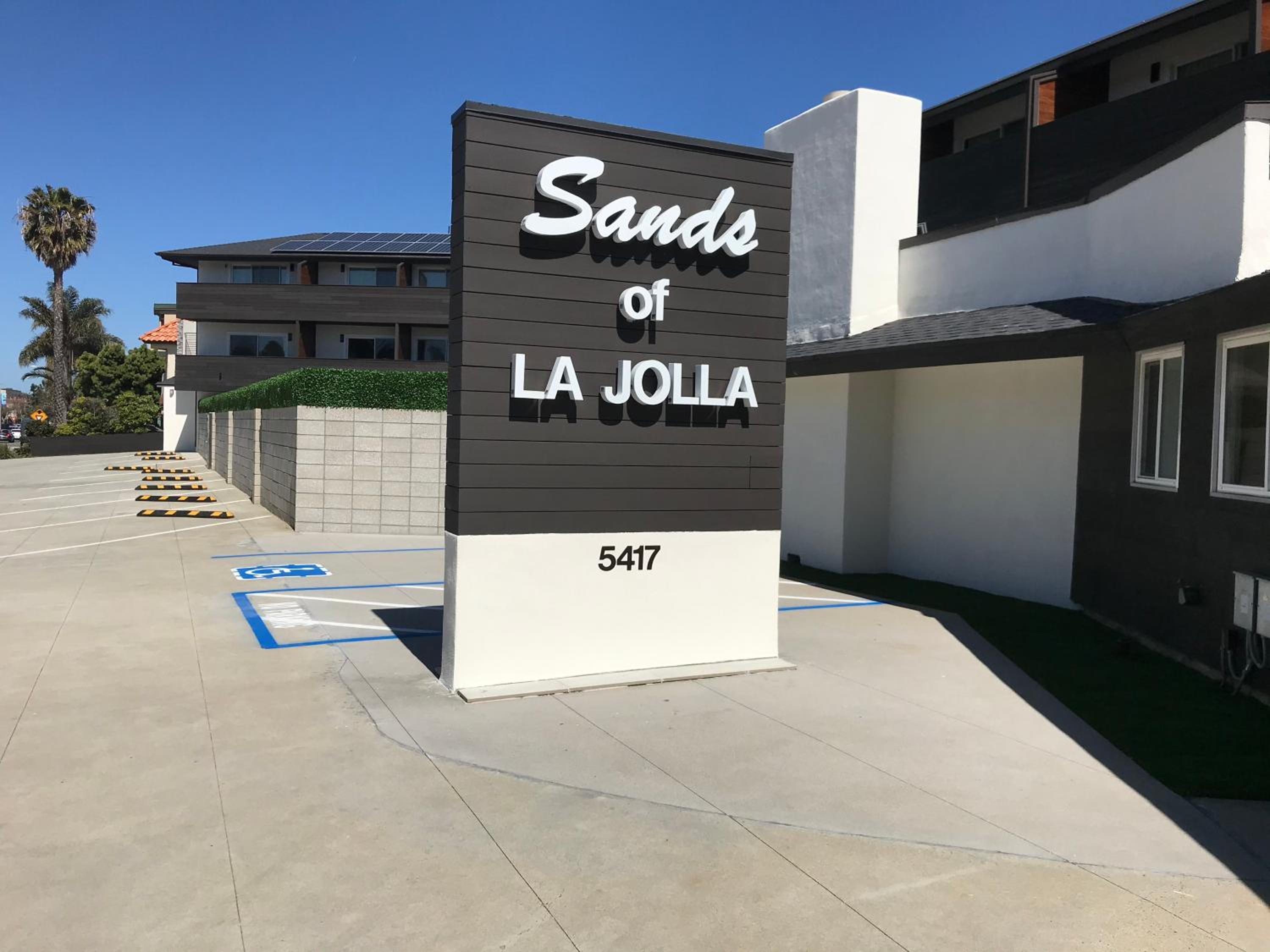 Hotel Sands Of La Jolla - Image 1
