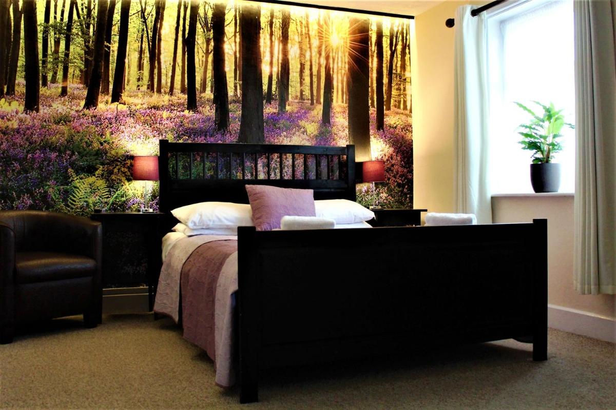 Hotel The Dove Inn - Image 1