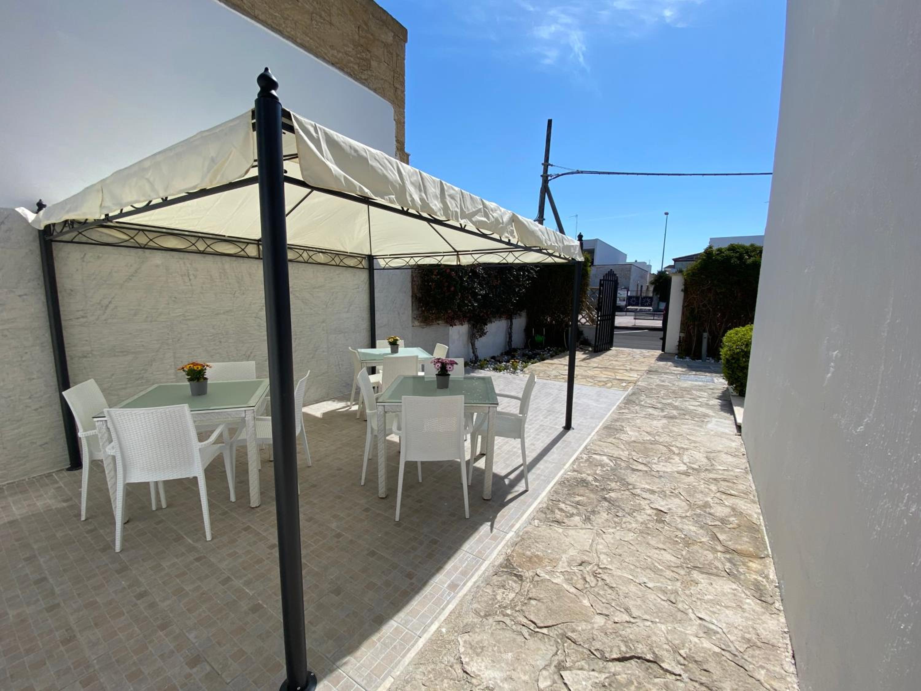 AFFITTACAMERE PIAZZA MAMELI en Torre Lapillo — balance & terrace