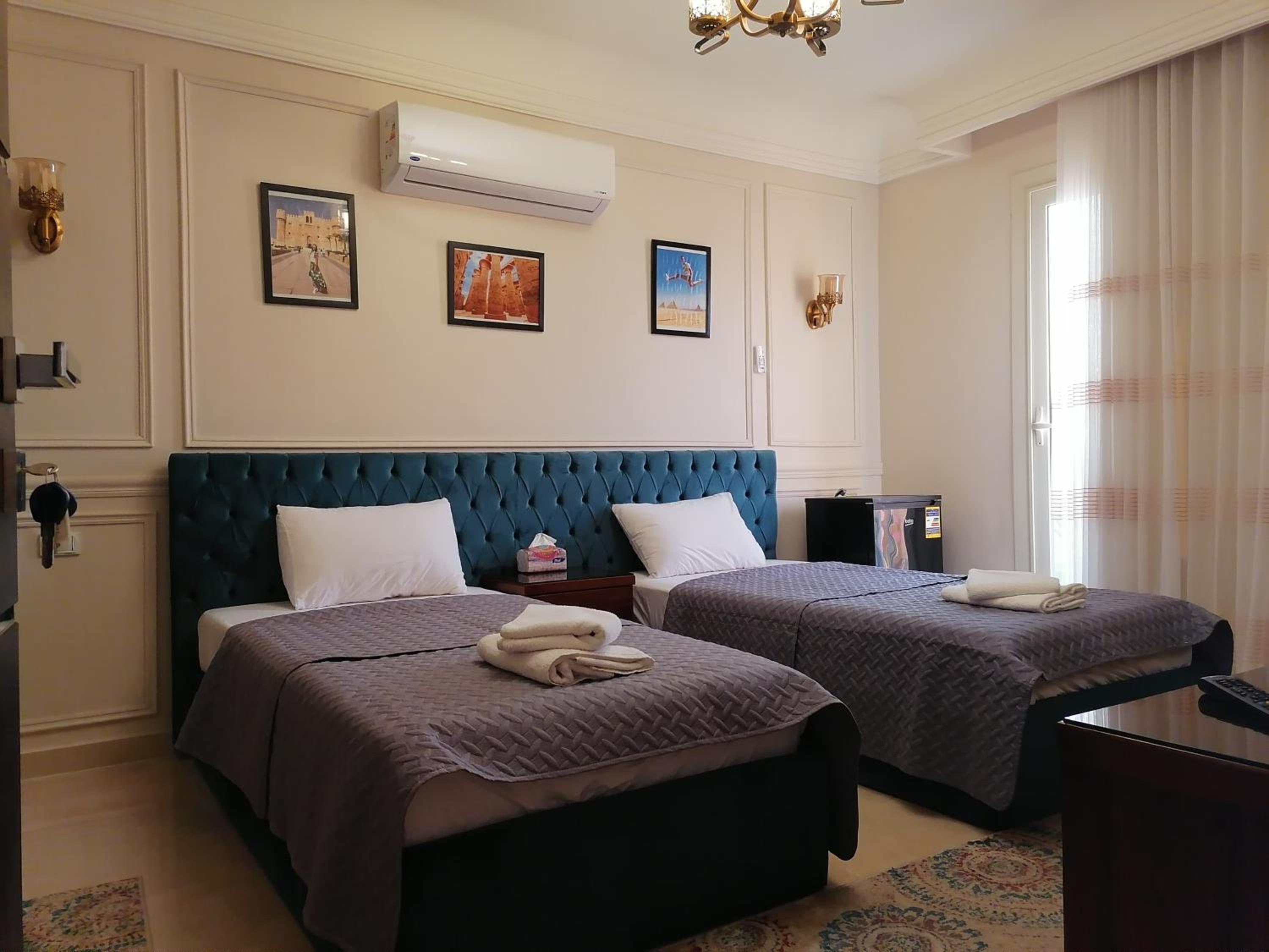 Rihana pyramids hotel