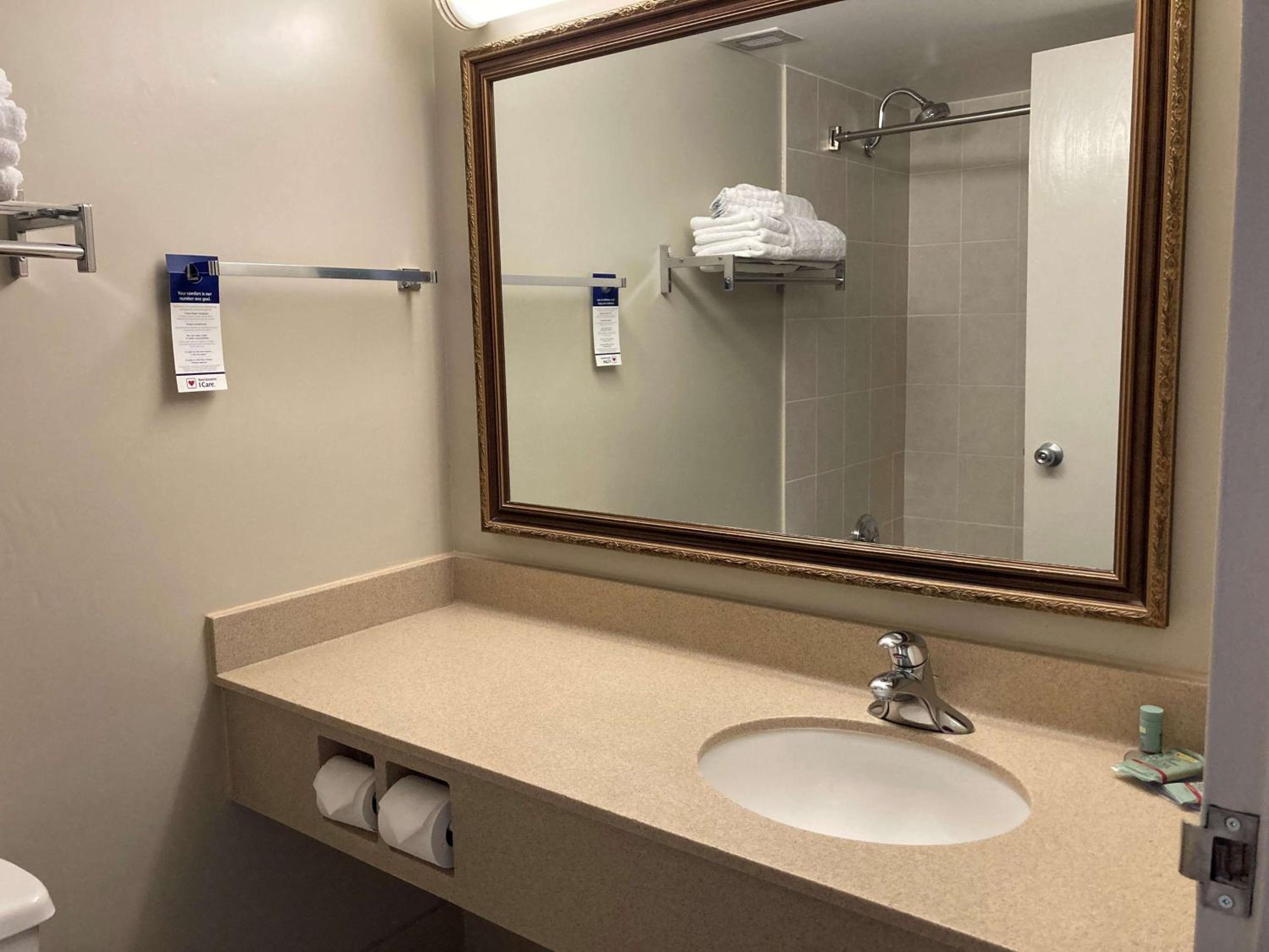 North Bay Vacations - Best Western North Bay Hotel  Conference Centre - Property Image 3