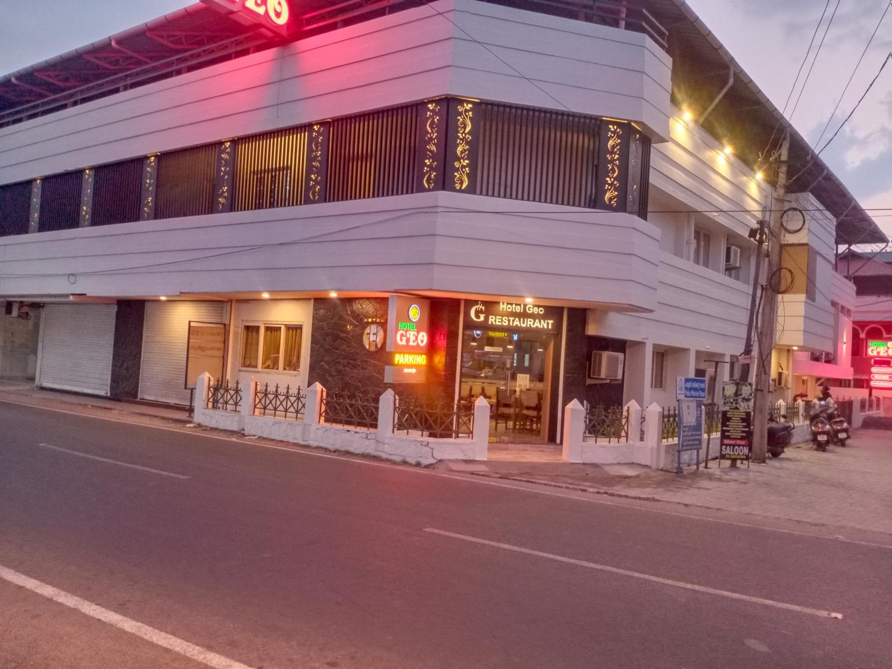 Cochin Vacations - HOTEL GEO - Property Image 1