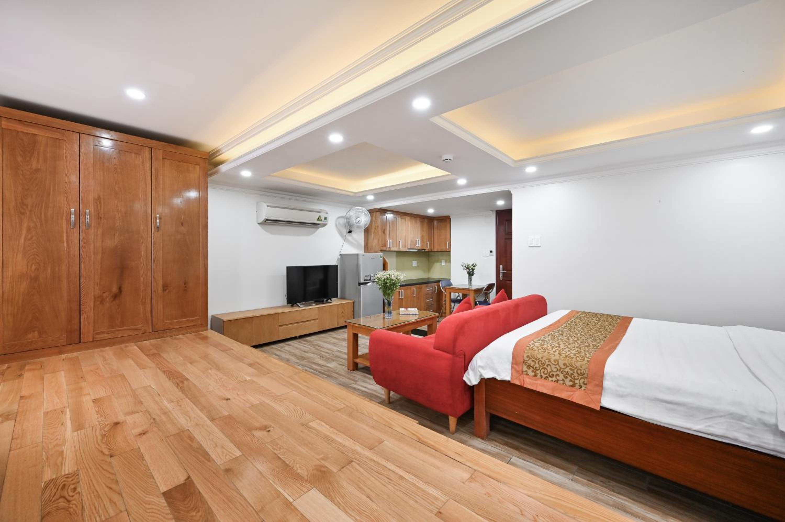 Genie Hotel & Serviced Apartments