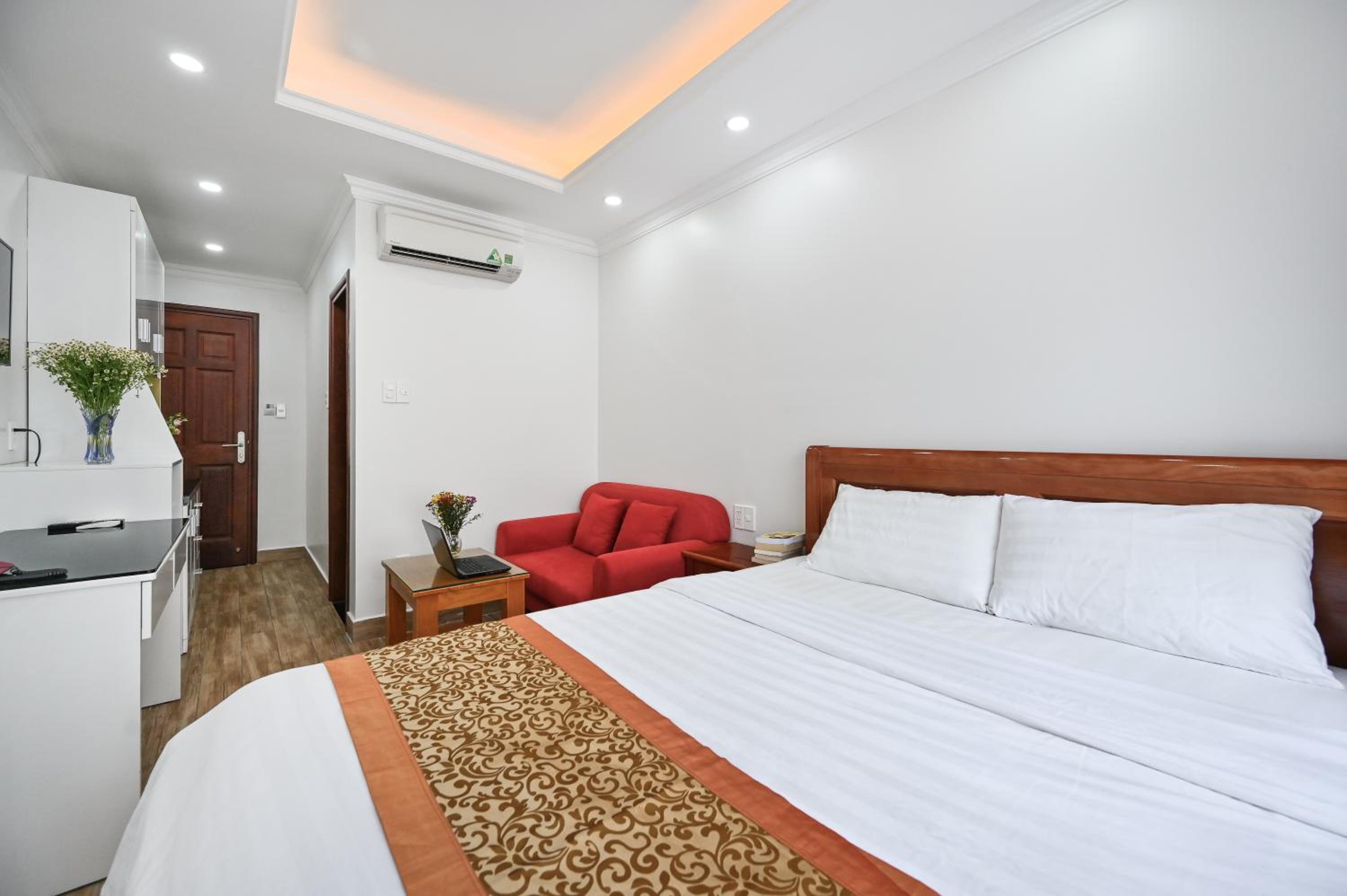 Genie Hotel & Serviced Apartments