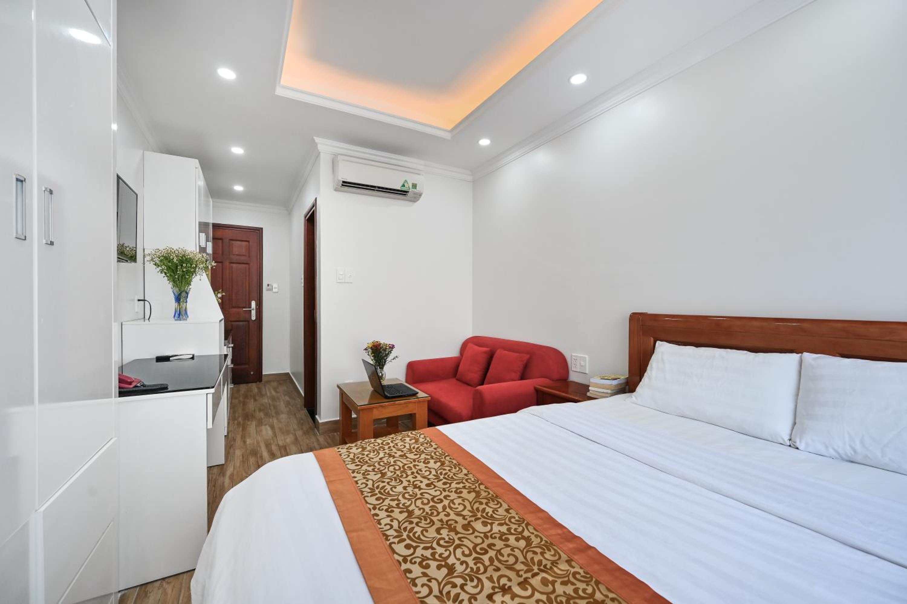 Genie Hotel & Serviced Apartments
