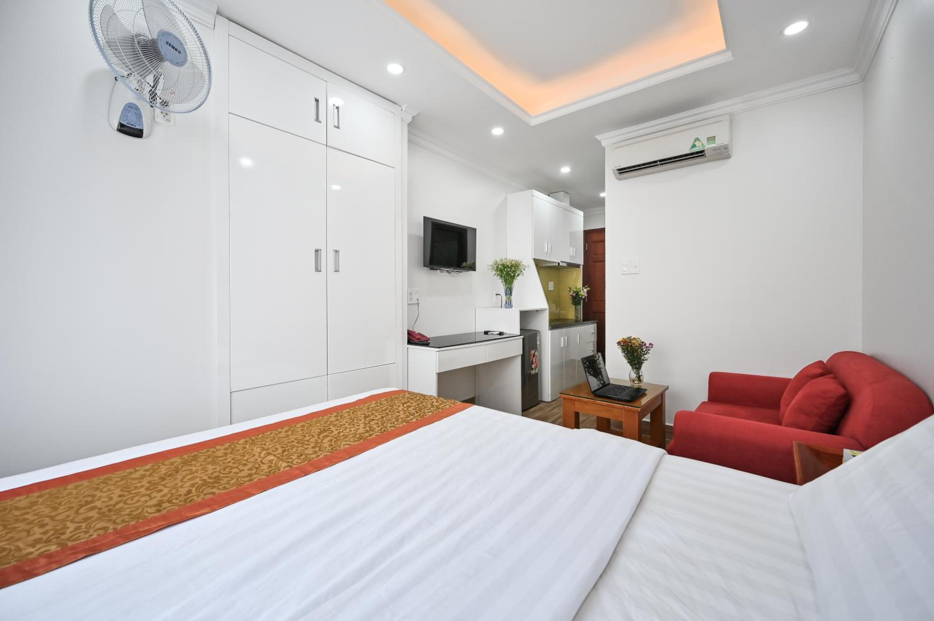 Genie Hotel & Serviced Apartments