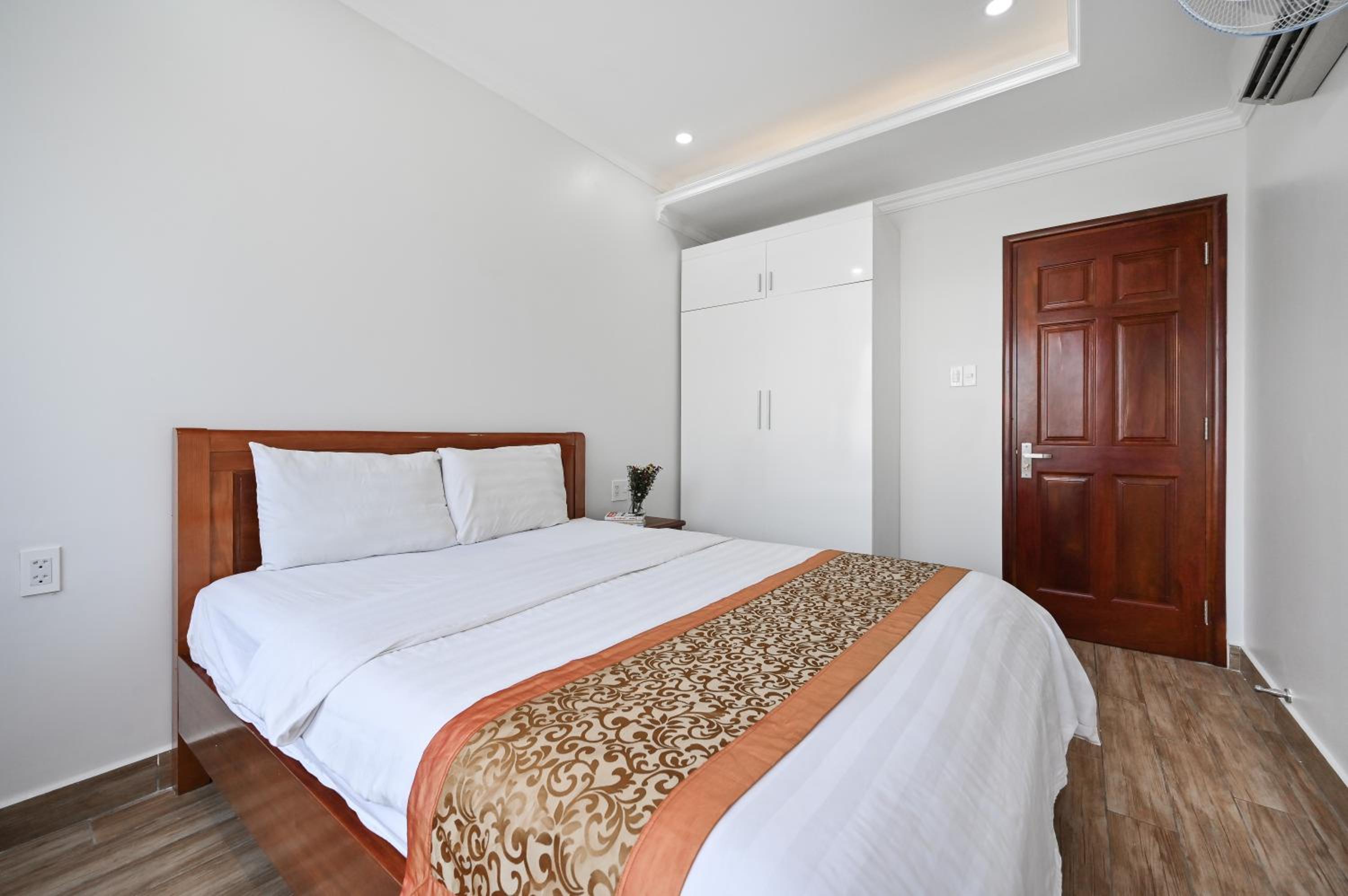 Genie Hotel & Serviced Apartments