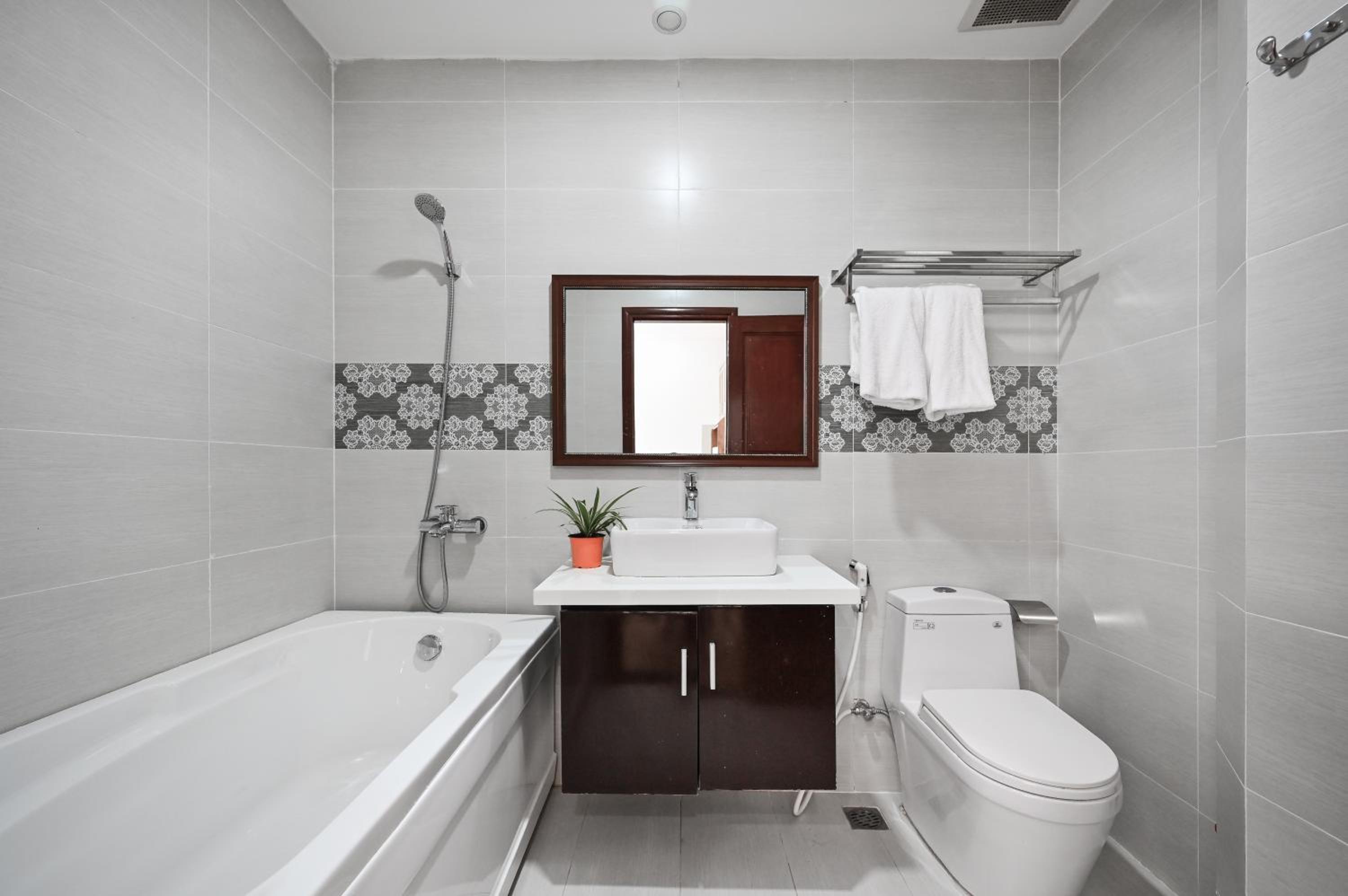 Genie Hotel & Serviced Apartments