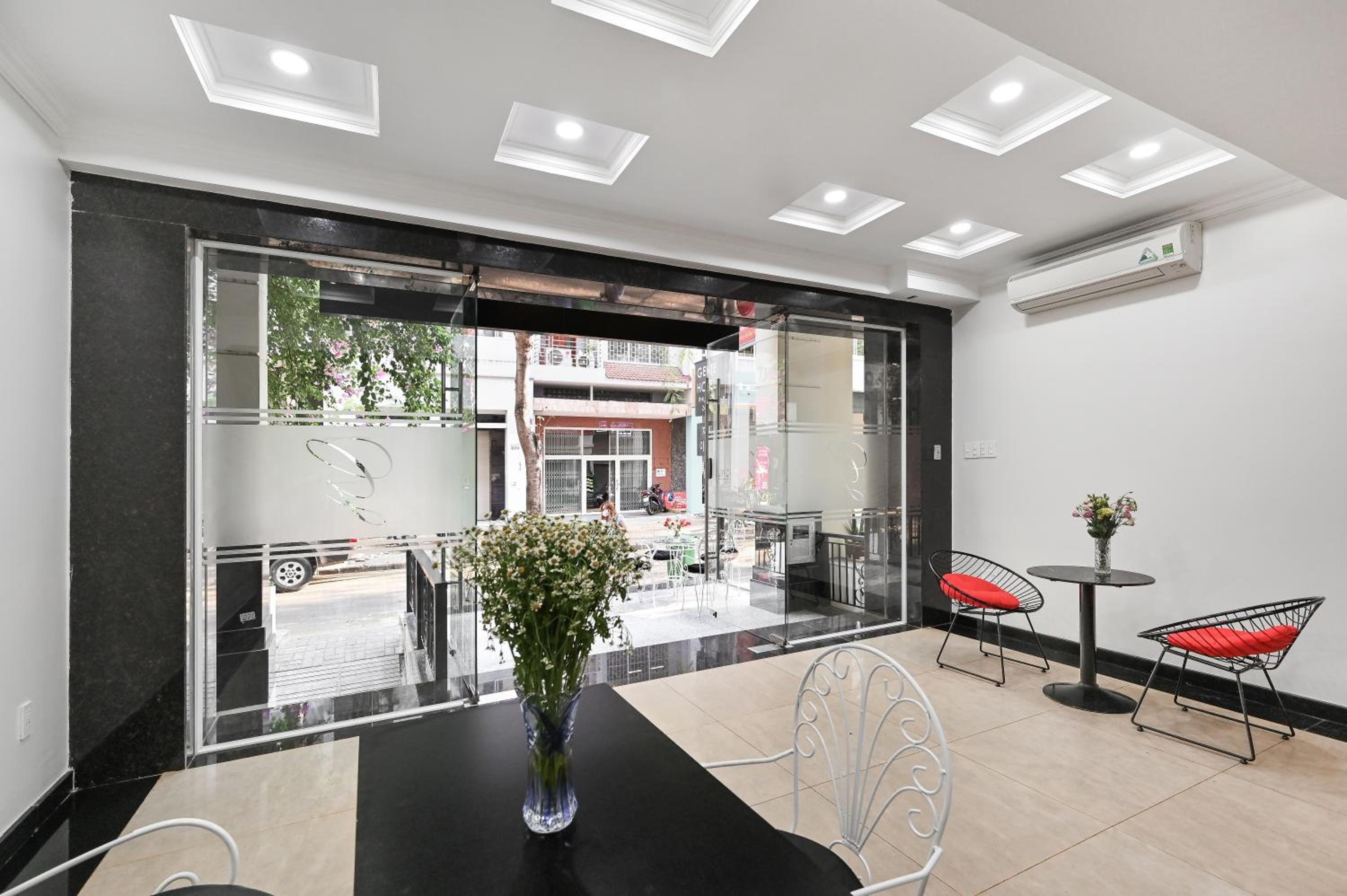 Genie Hotel & Serviced Apartments