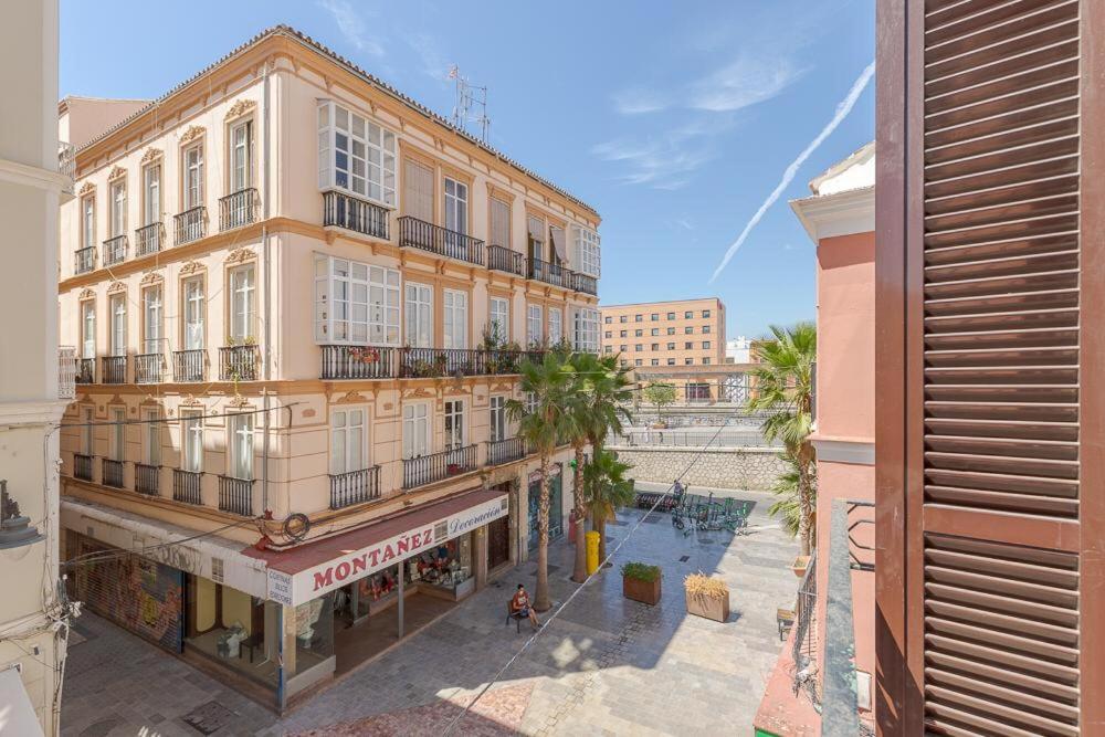 Beautiful flat with balcony and wifi in Málaga Center
