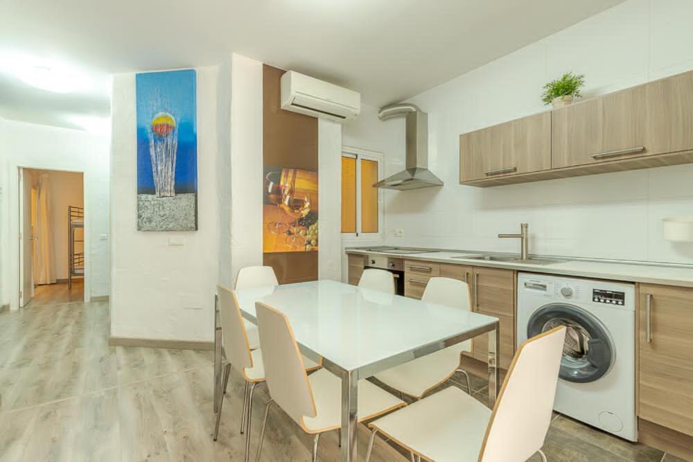 Beautiful flat with balcony and wifi in Málaga Center