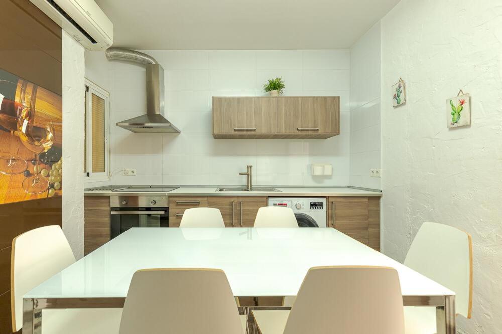 Beautiful flat with balcony and wifi in Málaga Center
