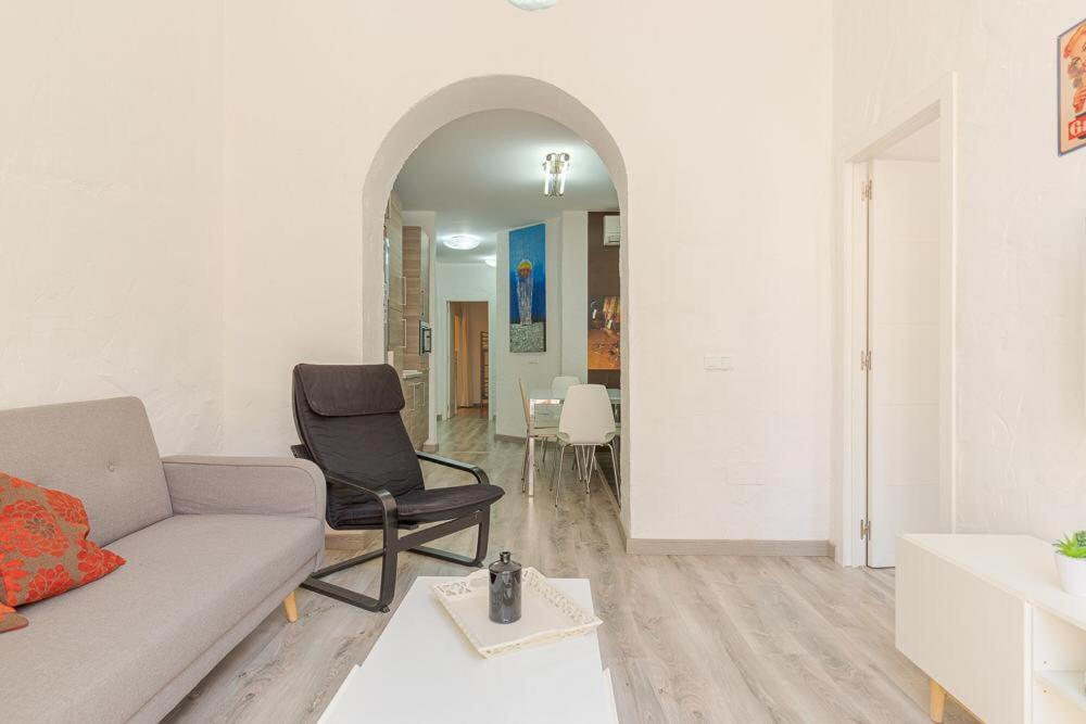 Beautiful flat with balcony and wifi in Málaga Center