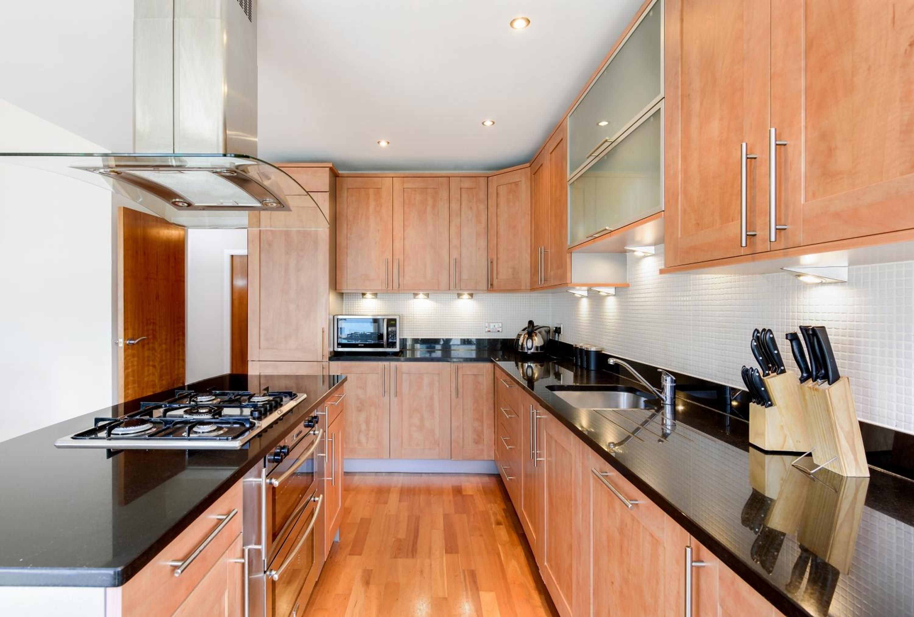 Britannia Penthouse photo 3