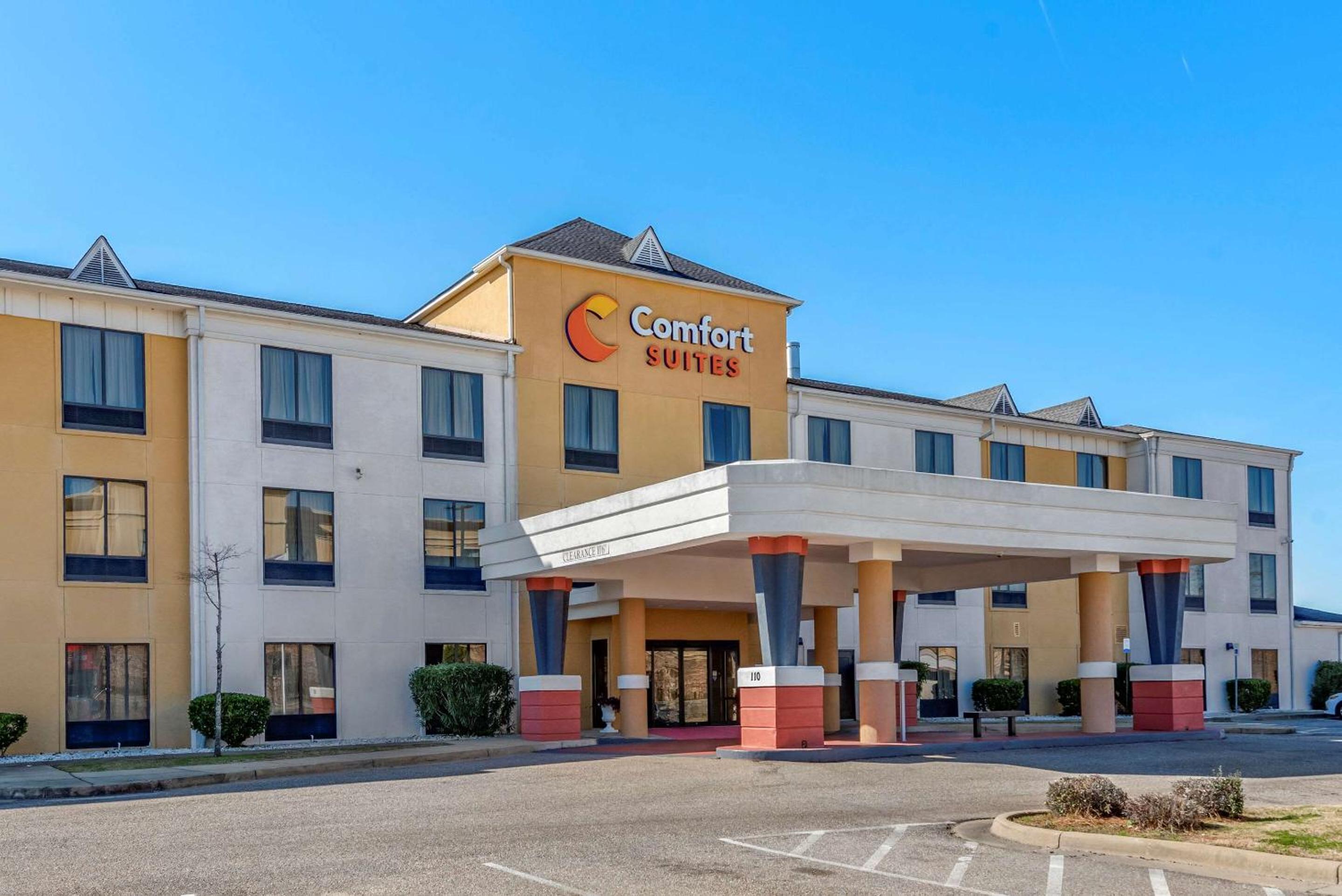 Montgomery Vacations - Comfort Suites Airport South - Property Image 10