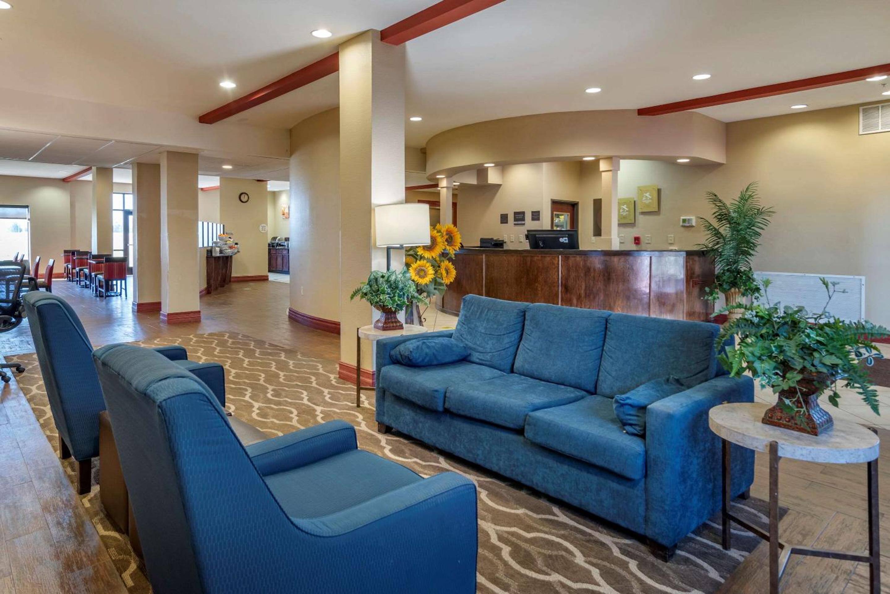 Montgomery Vacations - Comfort Suites Airport South - Property Image 21