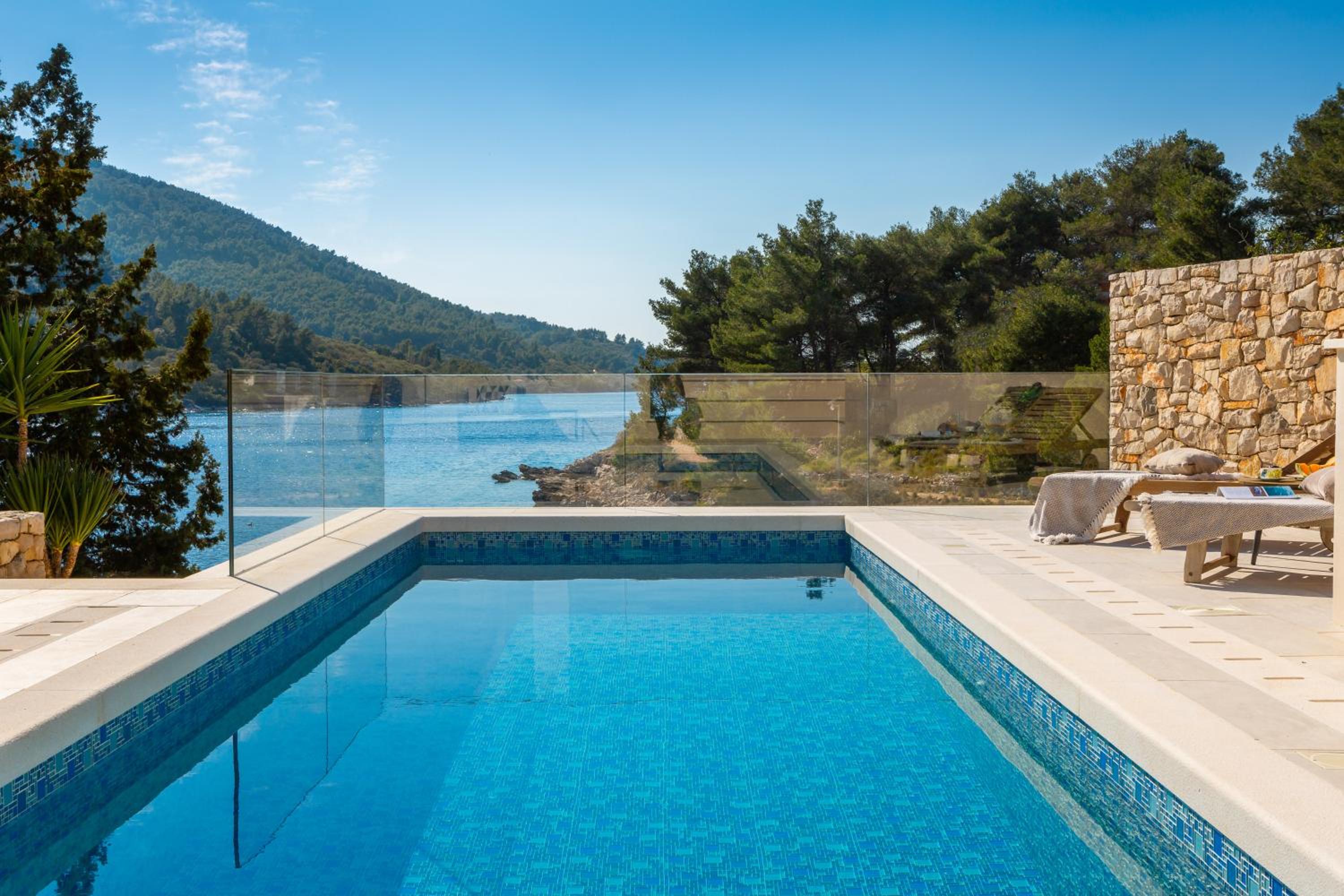 Beachfront Villa Grain of Salt with Pool view 4