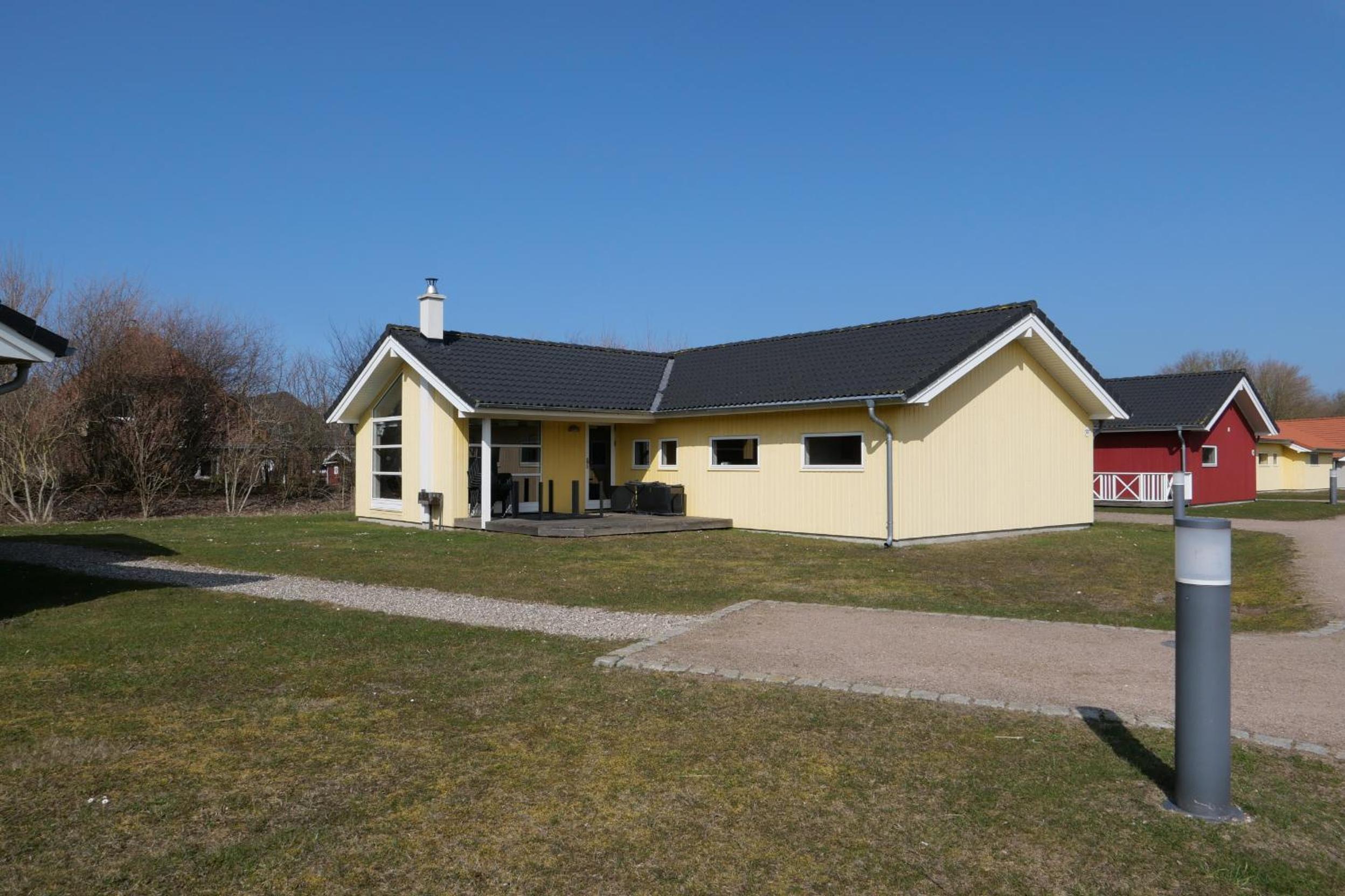 Resort 1 Surfer's Residence E 137