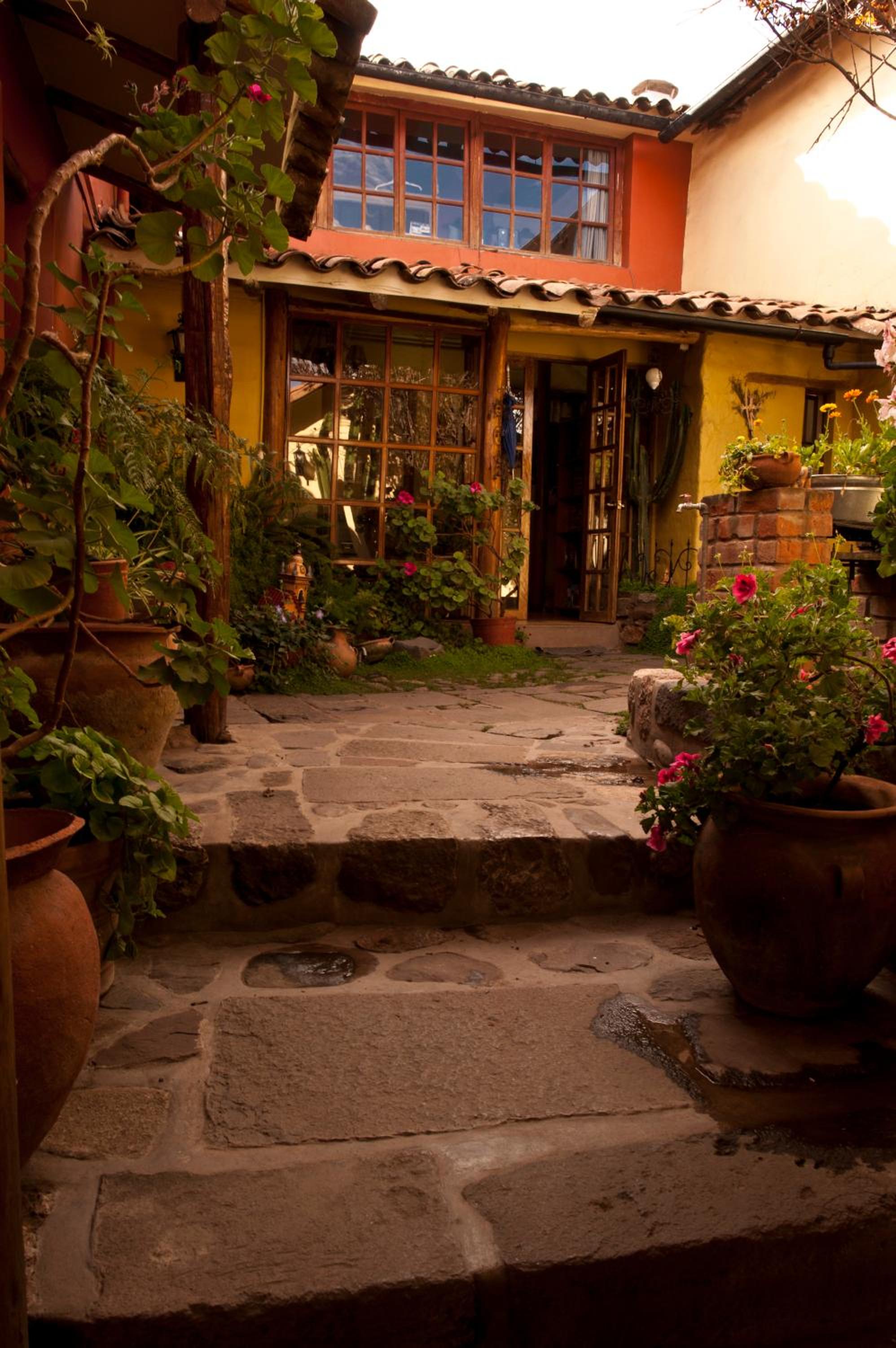 "LLipimpac Guesthouse"