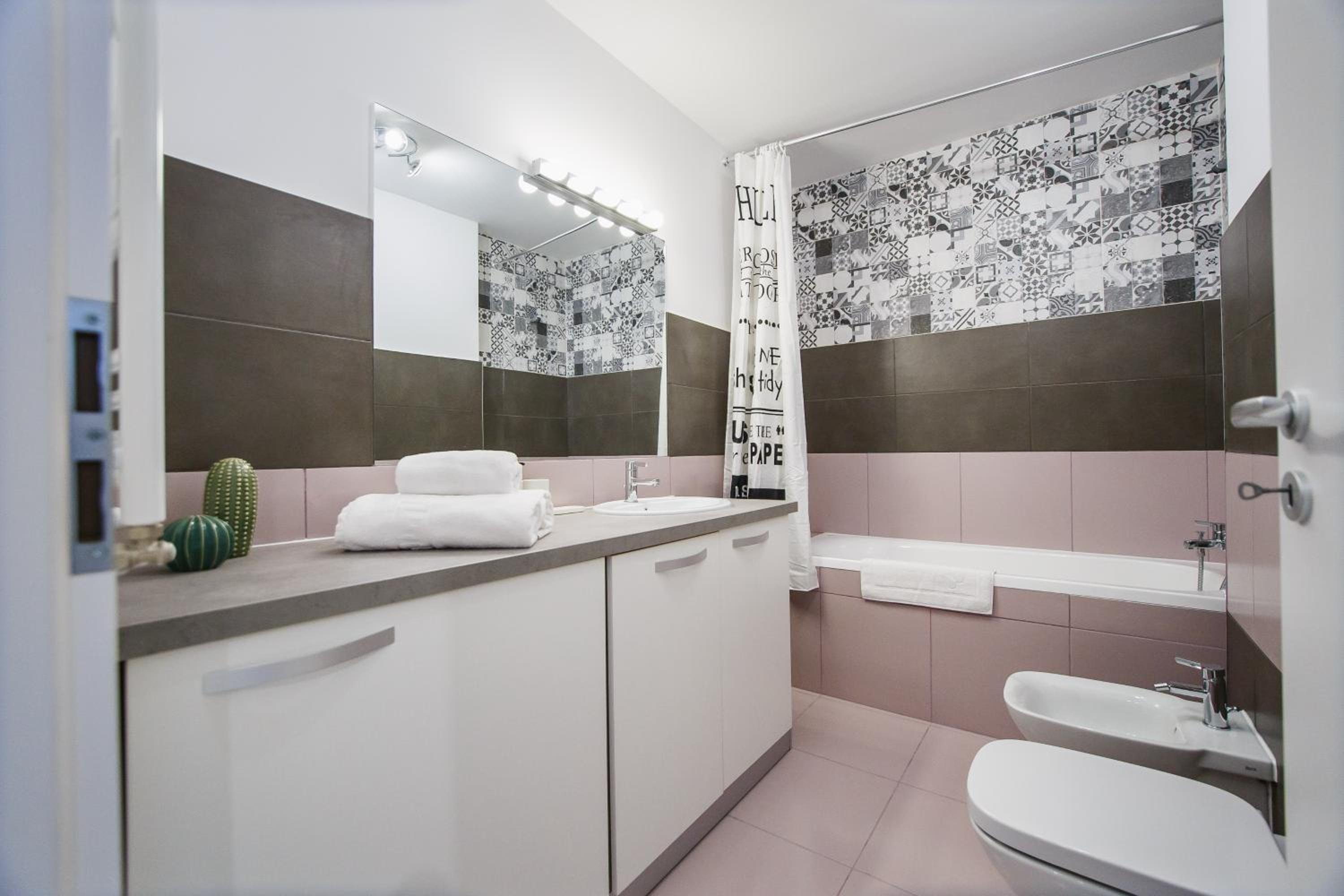 Trendy Apartment near City Center view 3