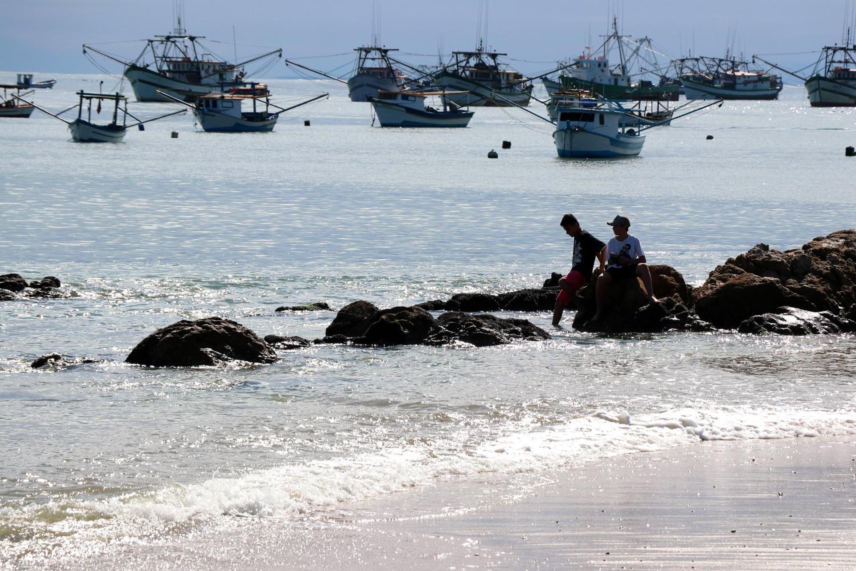 Curta Praia da Armação - Casa Girassol
